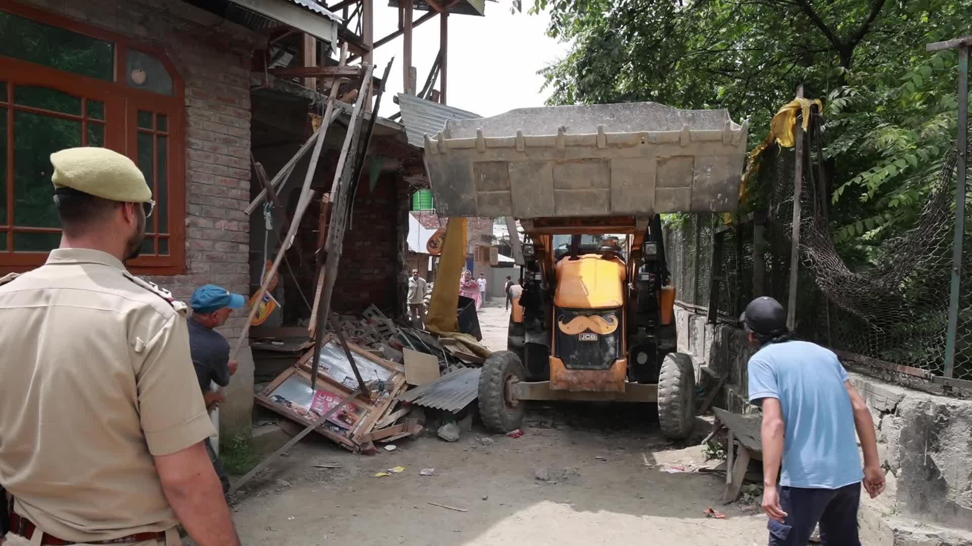 Property Of Drug Peddlers Demolished By Government In Kashmir