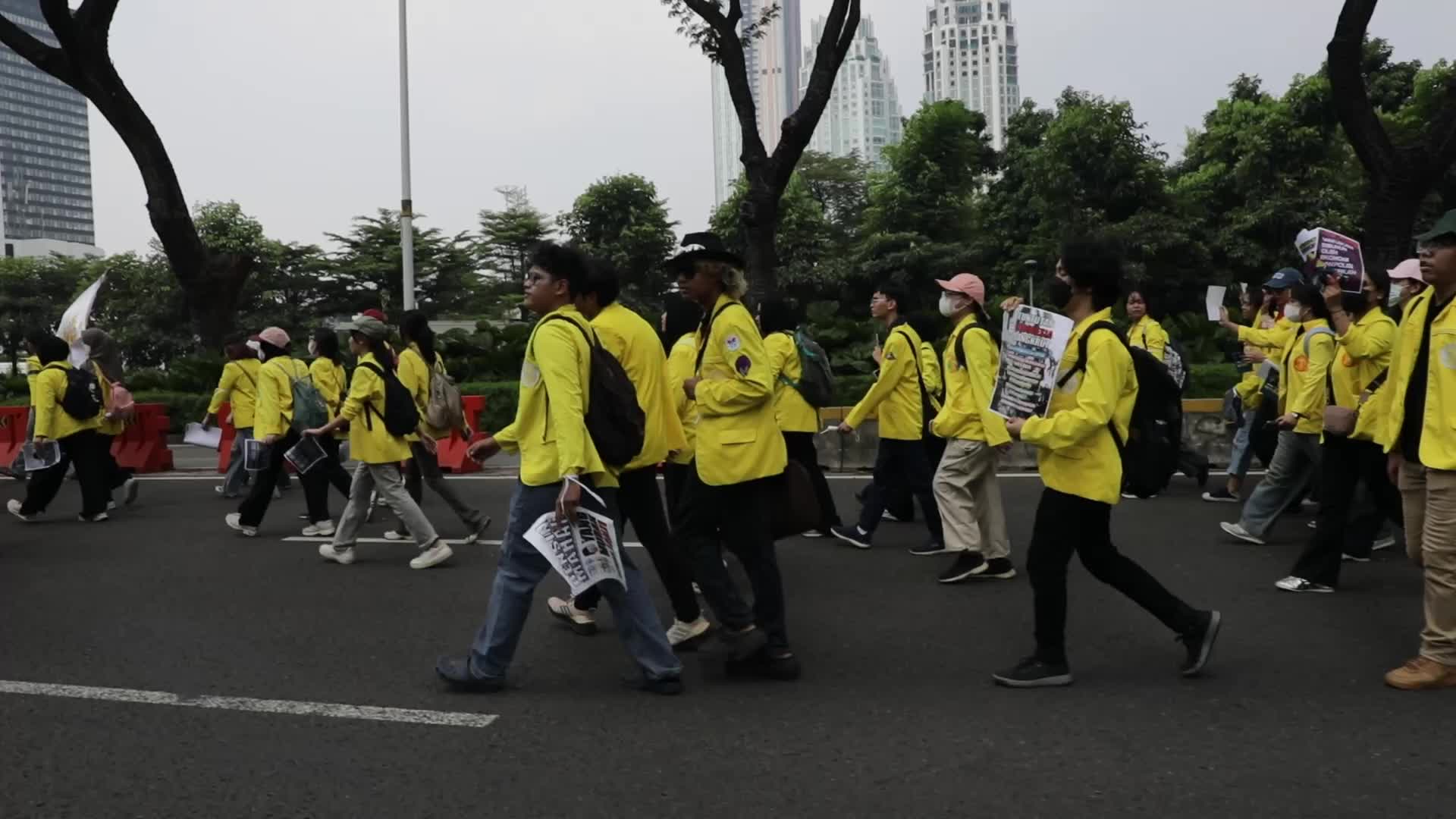 Universitas Indonesia Students Demonstration demanding Prabowo Subianto as Indonesia President to fix his policy.