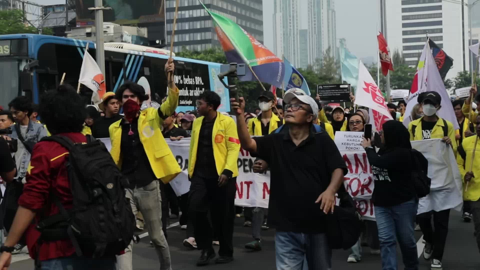 Universitas Indonesia Students Demonstration demanding Prabowo Subianto as Indonesia President to fix his policy.