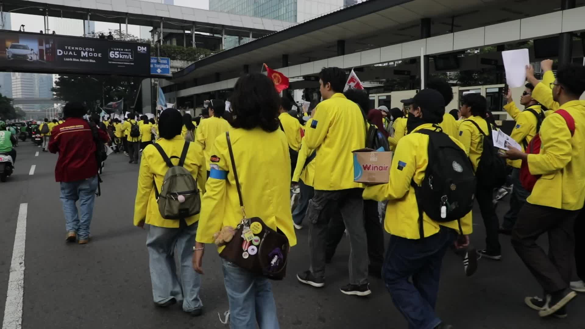 Universitas Indonesia Students Demonstration demanding Prabowo Subianto as Indonesia President to fix his policy.