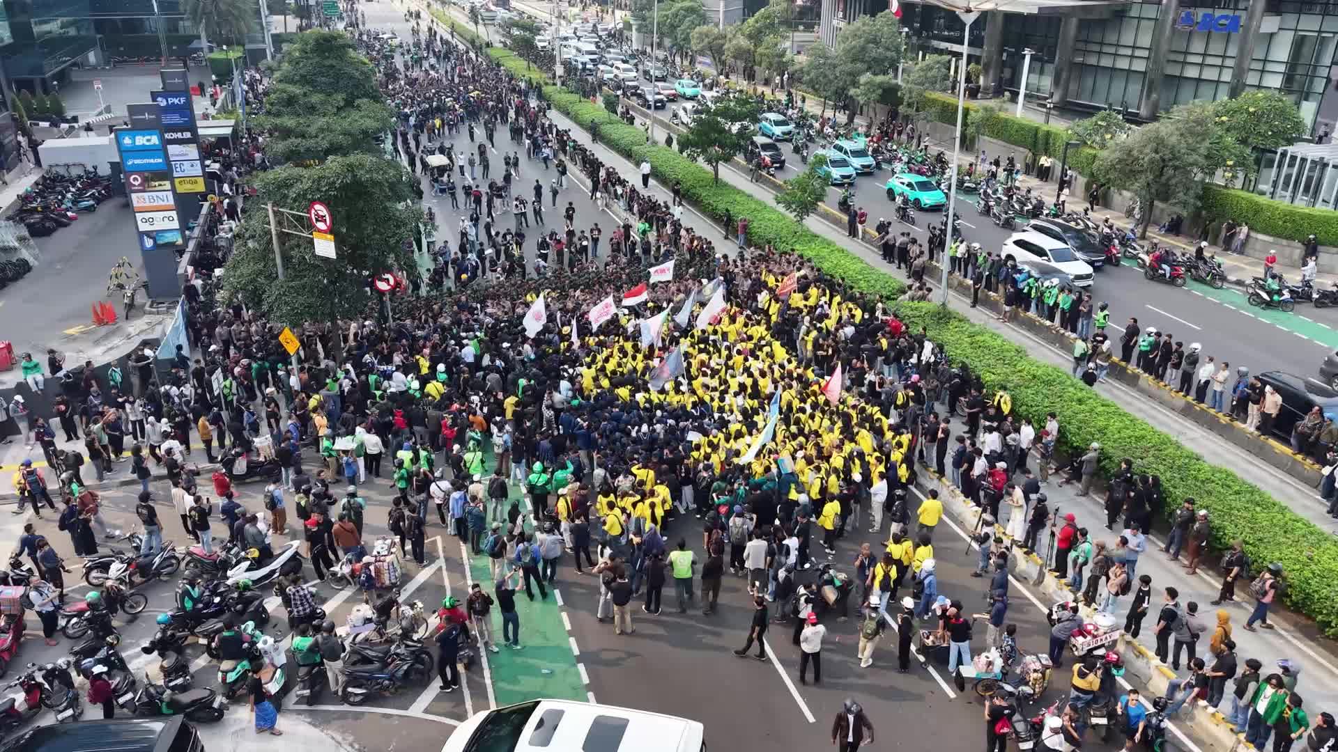 Universitas Indonesia Students Demonstration demanding Prabowo Subianto as Indonesia President to fix his policy.