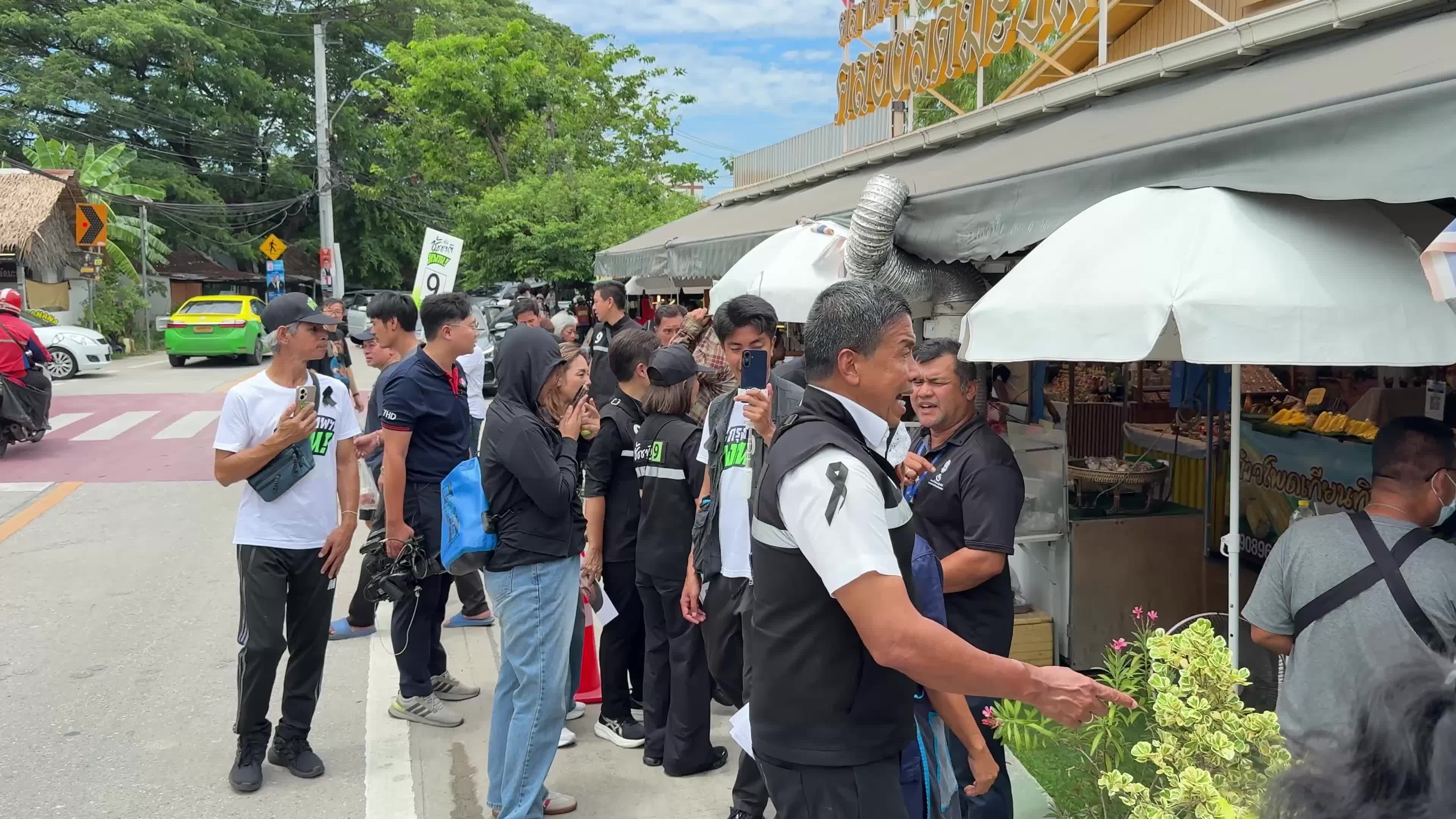 Chadchart Sittipunt Runs for Re-Election in Bangkok