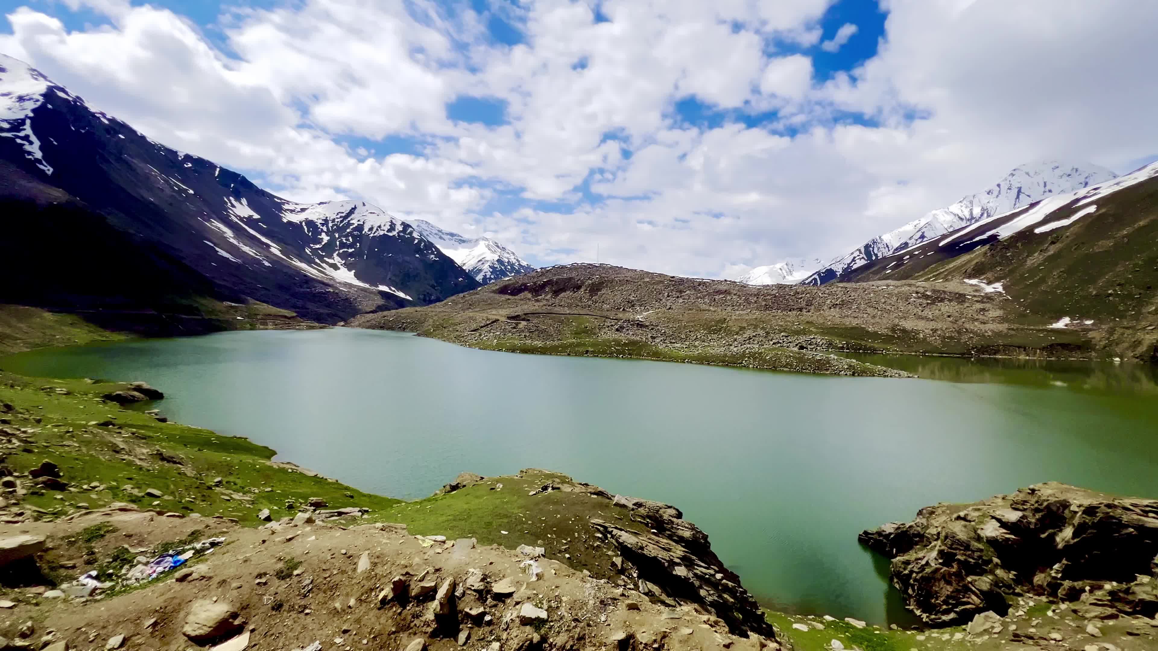 Lulusar Lake Shines Amid Northern Pakistan’s Majestic Mountain Landscape