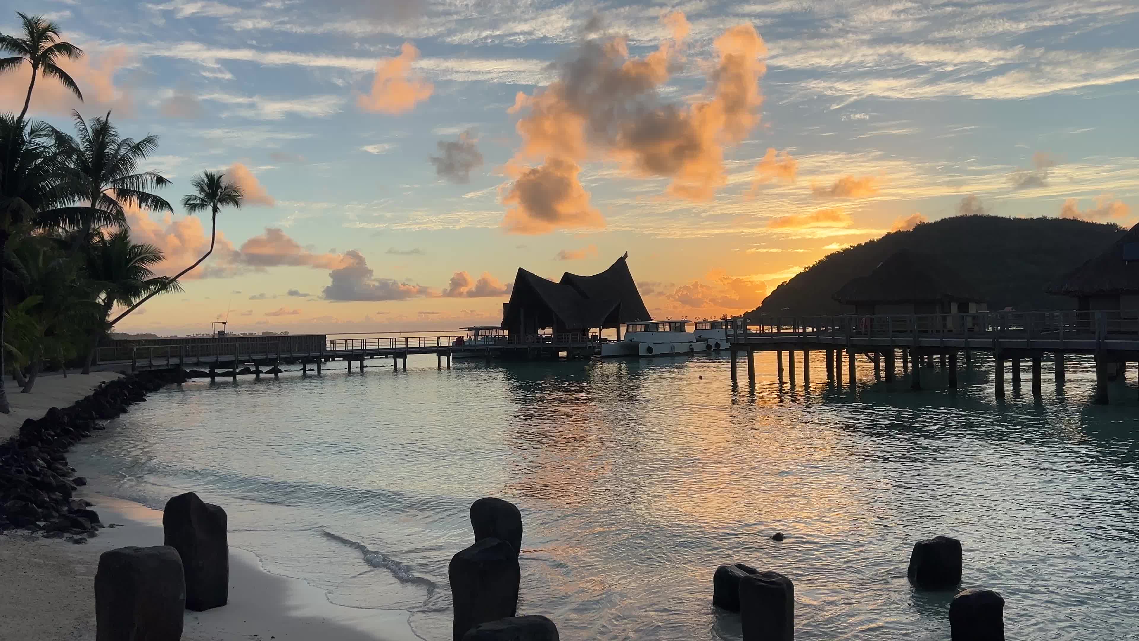 Sunrise on the small island of Motu Tevairoa