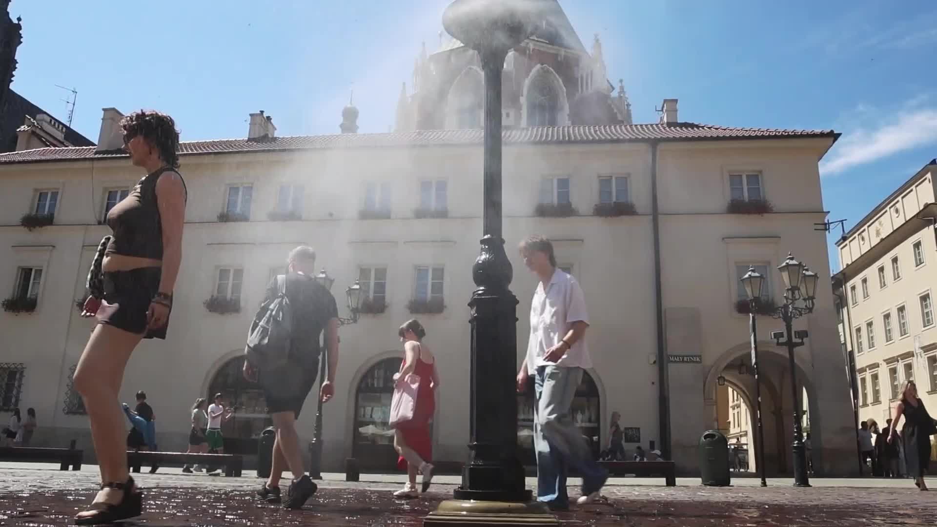 Heat wave reaches Poland
