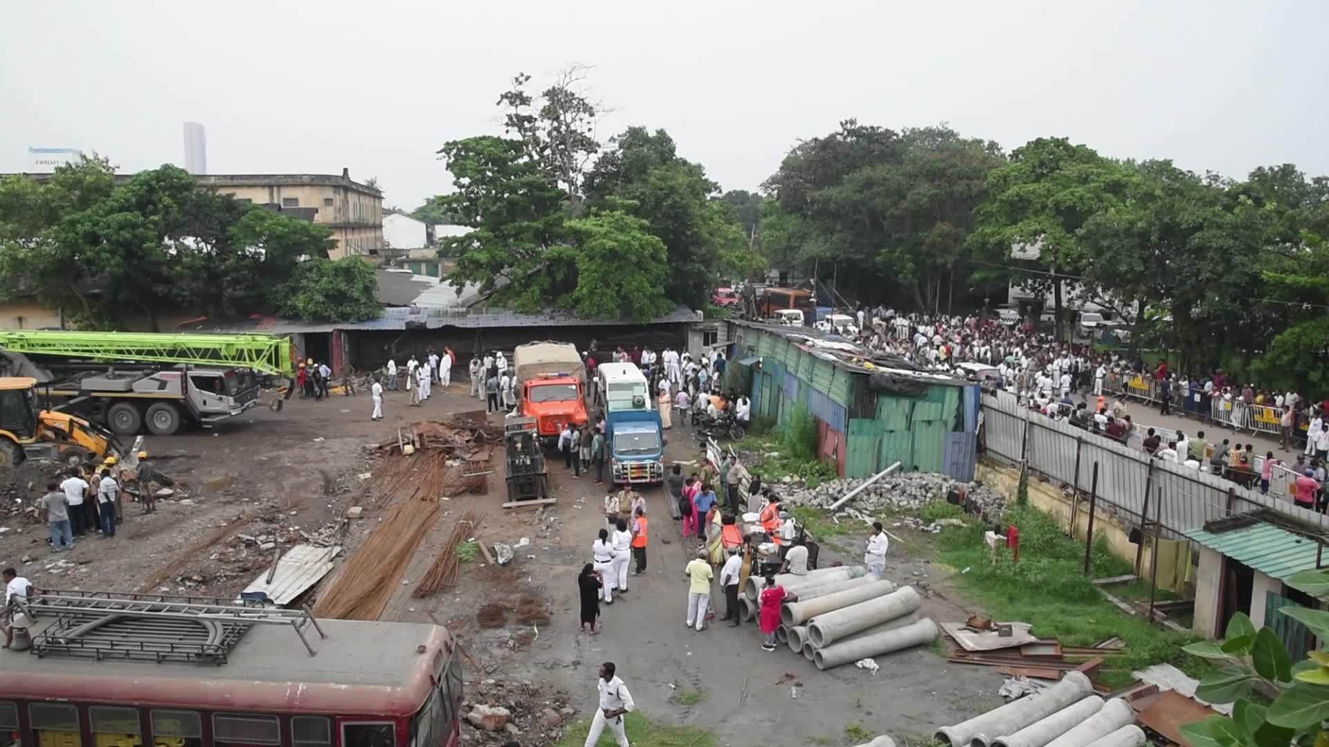 Under Construction Warehouse Collapsed In Kolkata