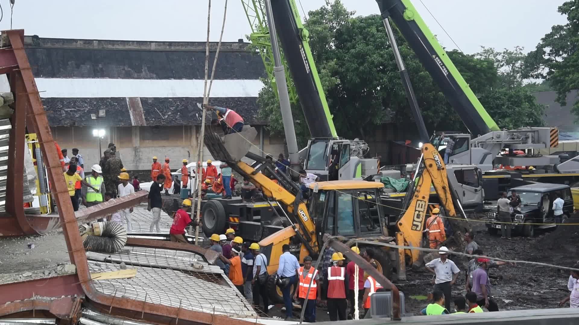 Under Construction Warehouse Collapsed In Kolkata
