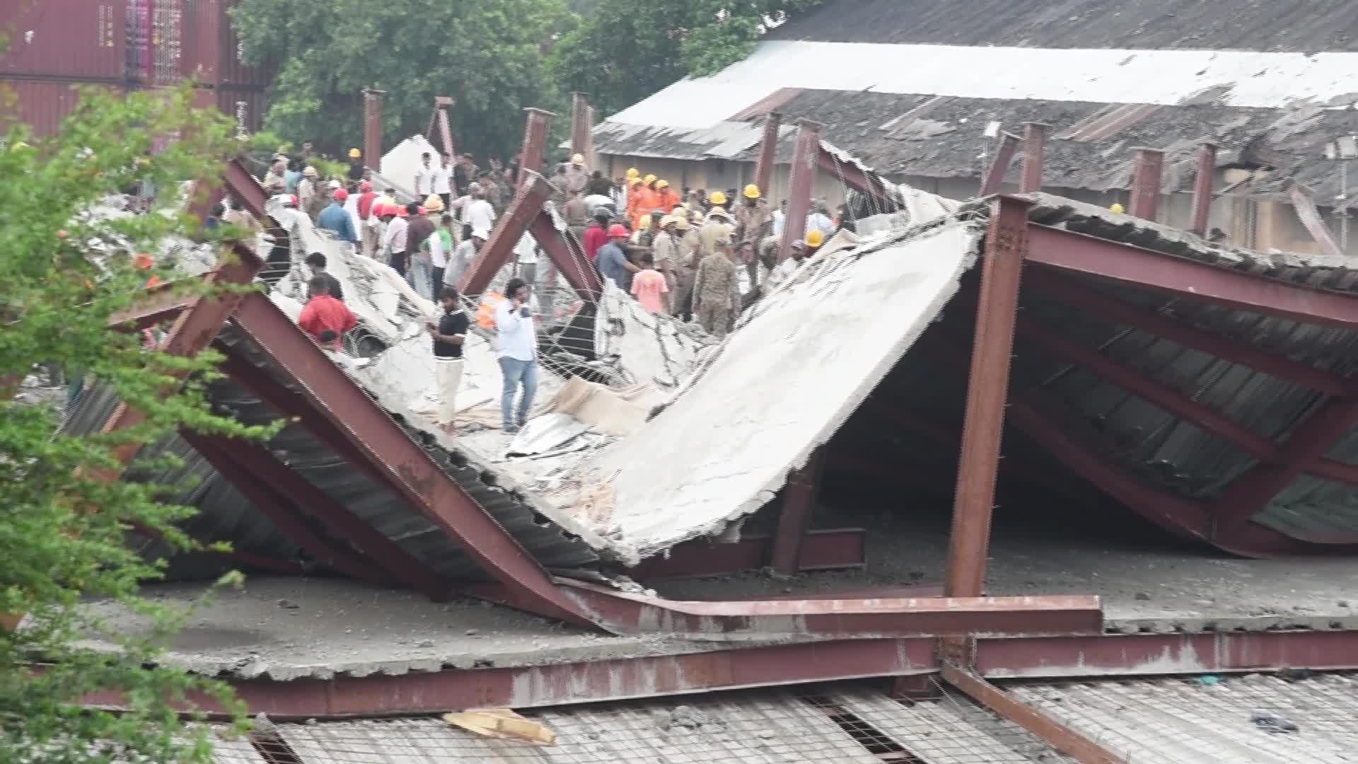 Under Construction Warehouse Collapsed In Kolkata - 06/24/2026