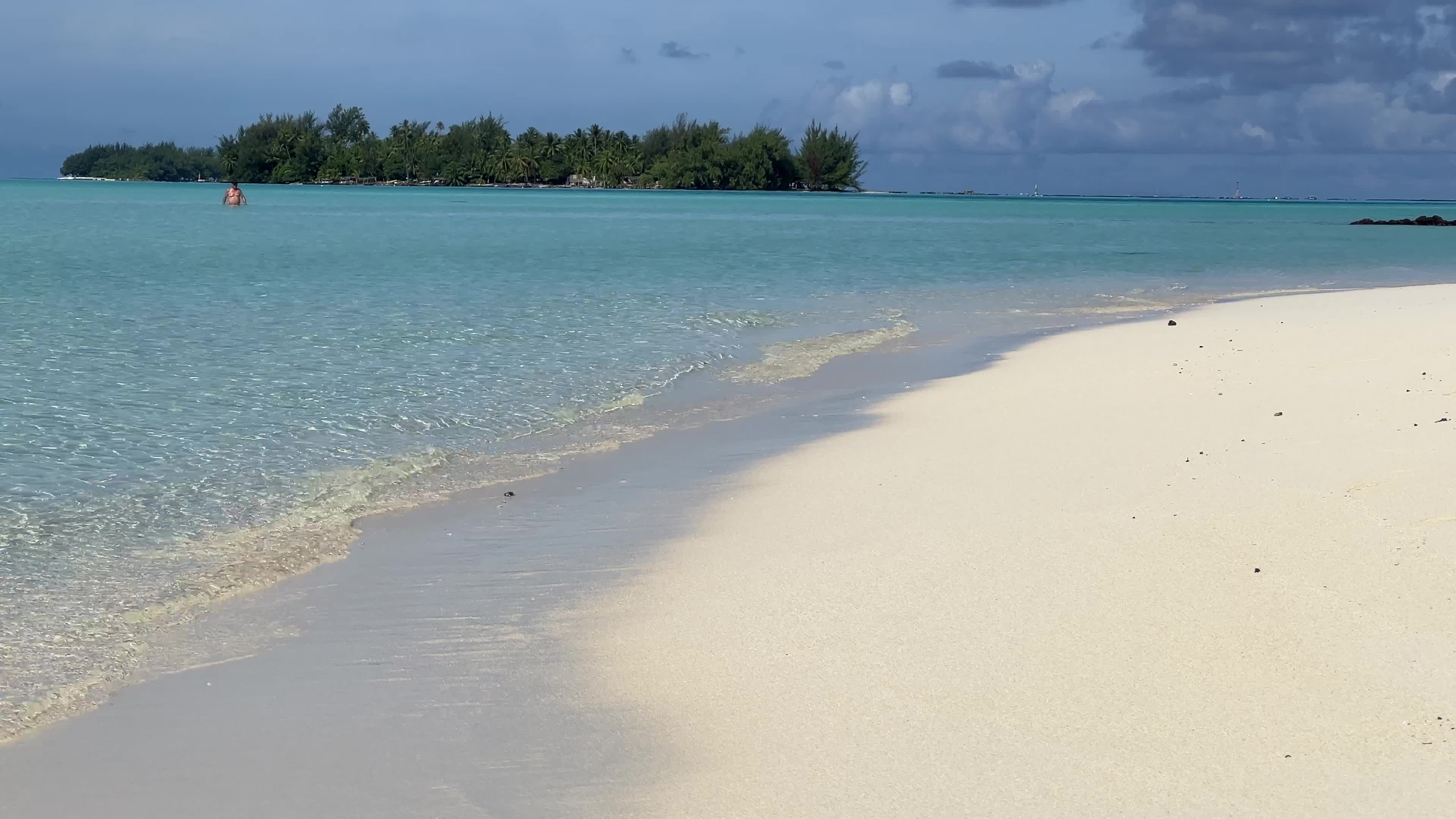 Beach in Motu Tevairoa, French Polynesia