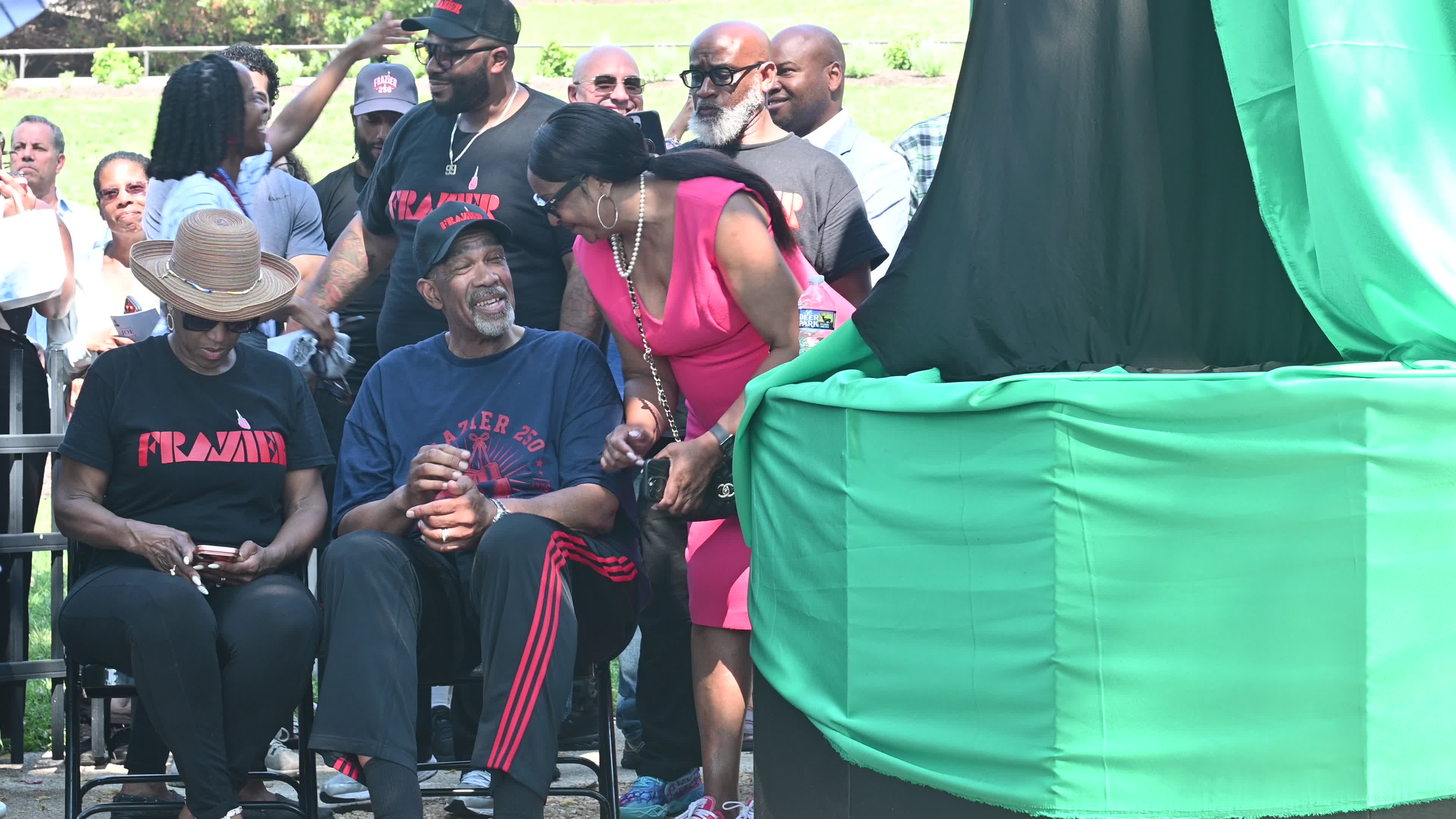 ‘Smokin’ Joe Frazier Statue unveiled at permanent location in Philadelphia, PA