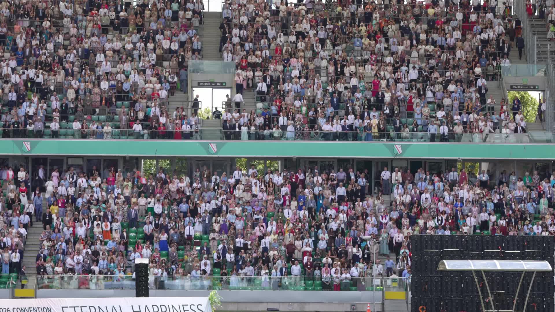 Jehovah's Witnesses Convention in Warsaw Draws Tens of Thousands
