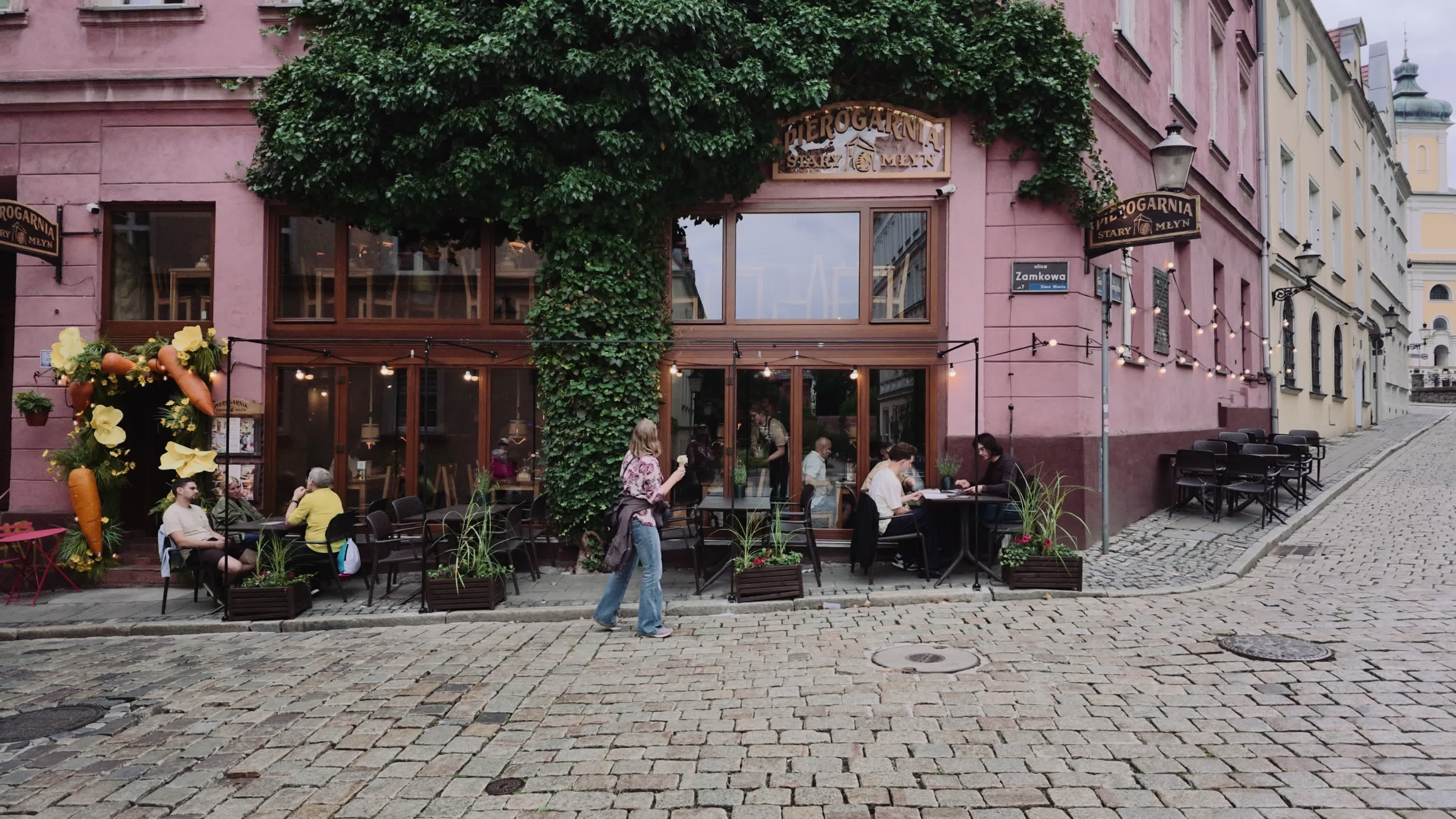 Walk through Poznan Old Town