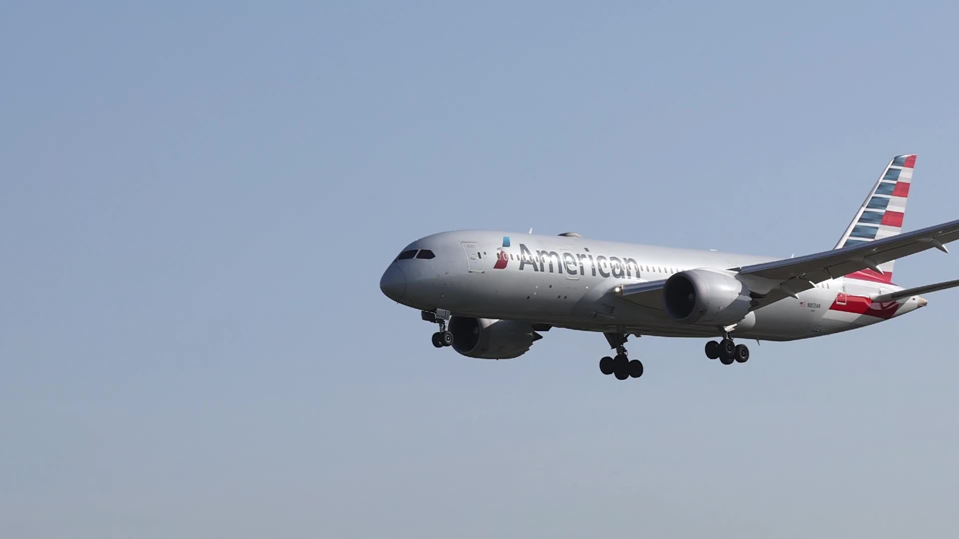 An American Airlines Boeing 787 lands at Barcelona Airport