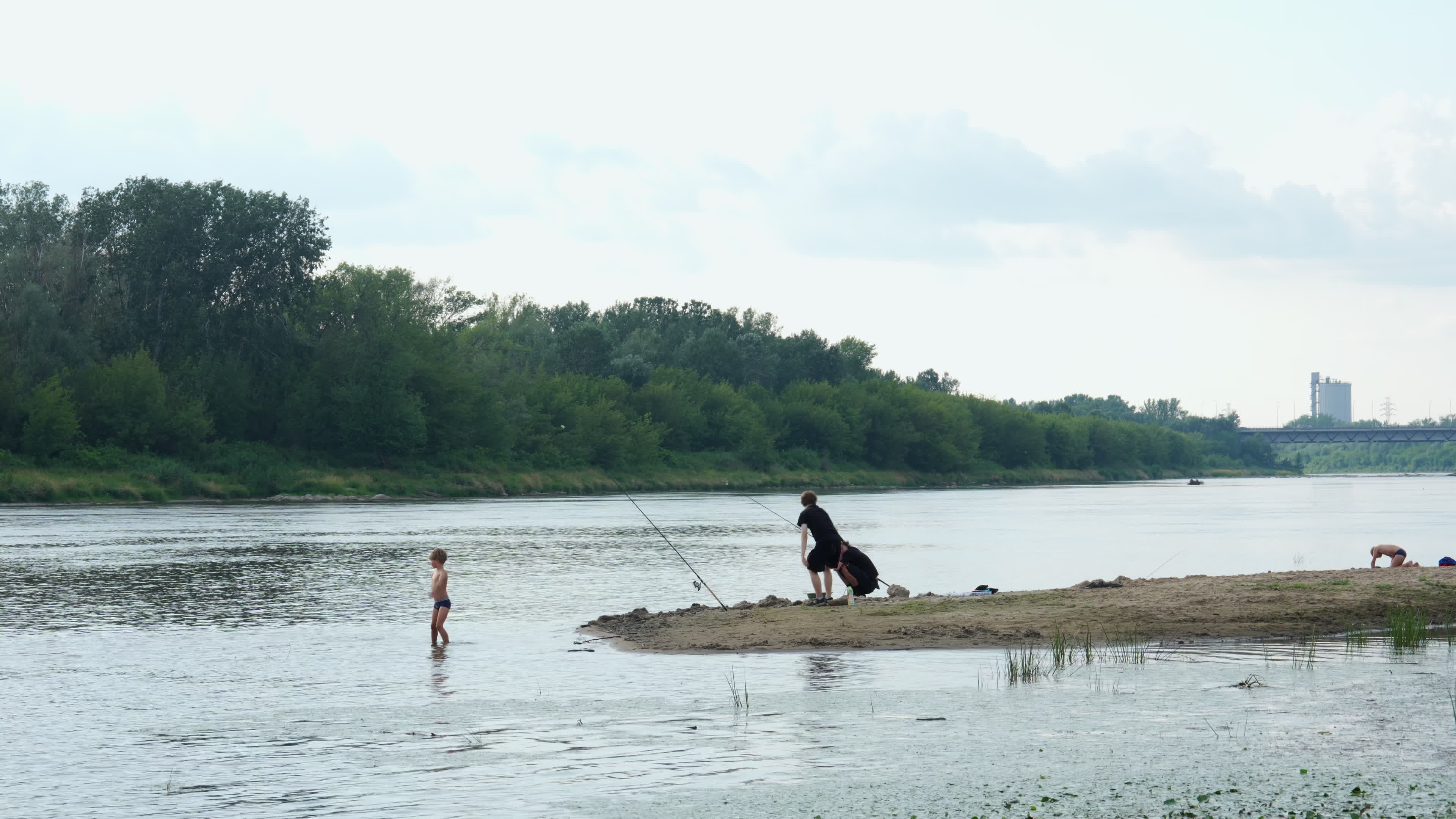 Vistula river reaches record lows due to drought