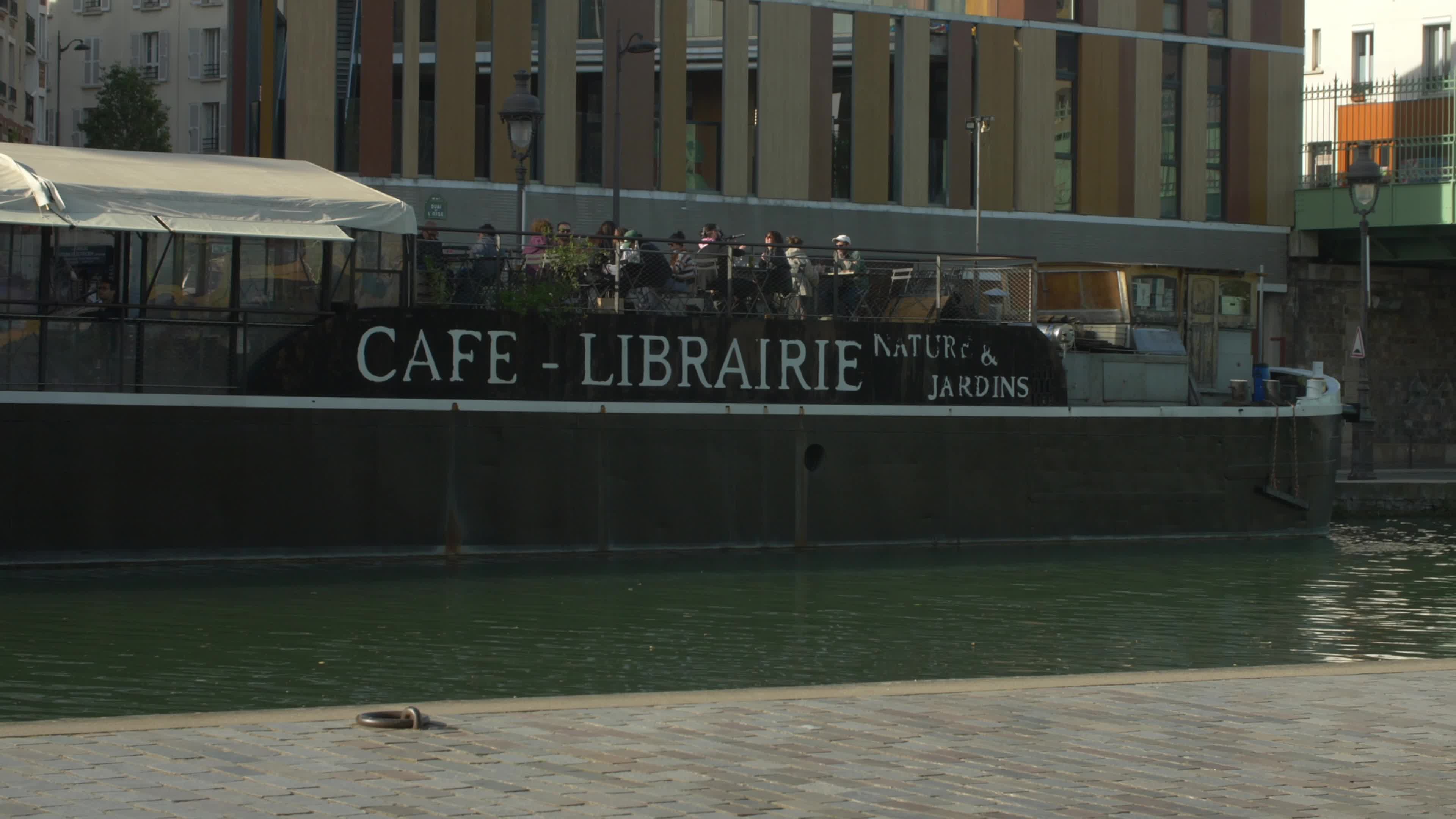 Outdoor activities in Paris along the Ourcq Canal