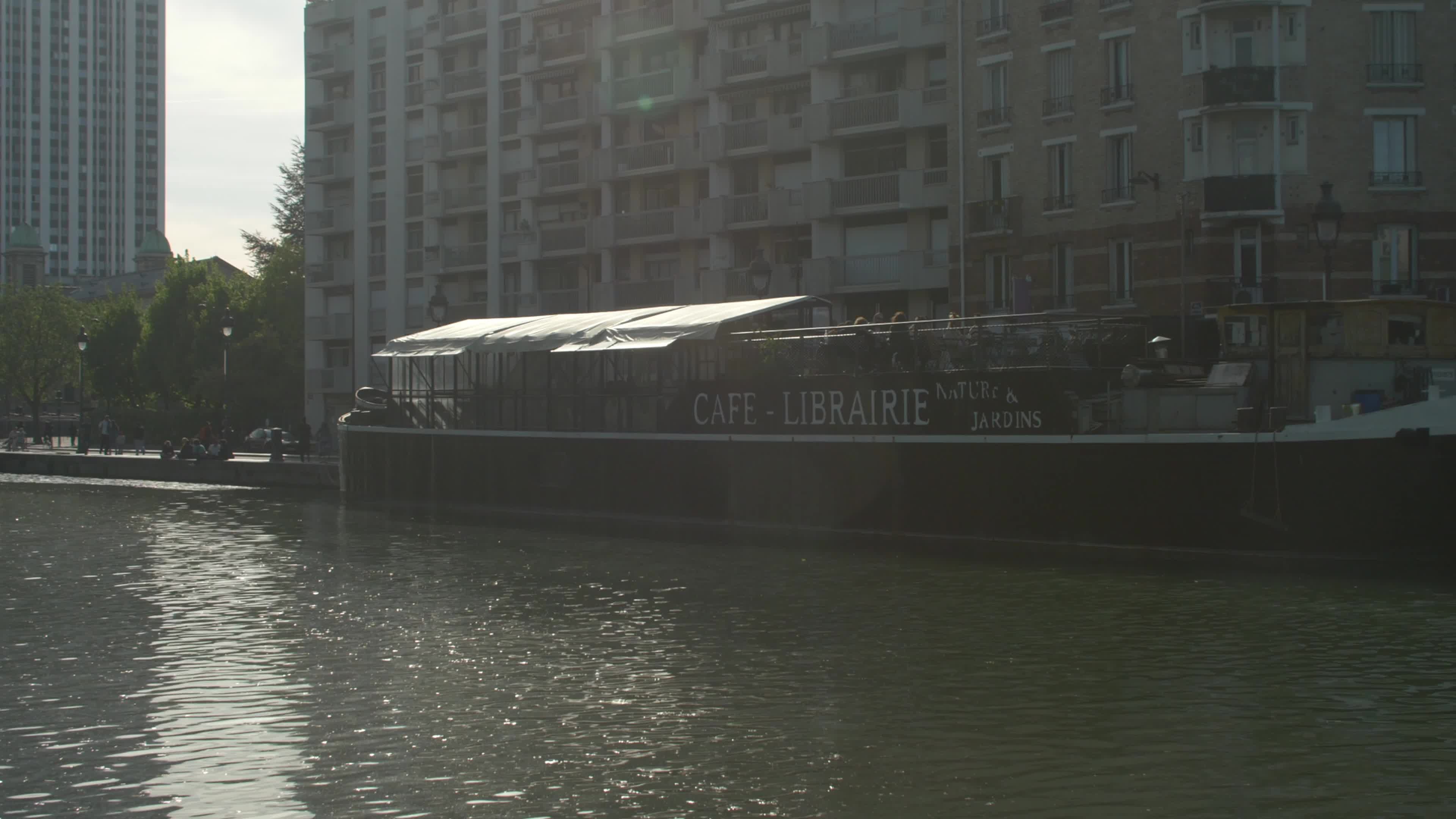 Outdoor activities in Paris along the Ourcq Canal