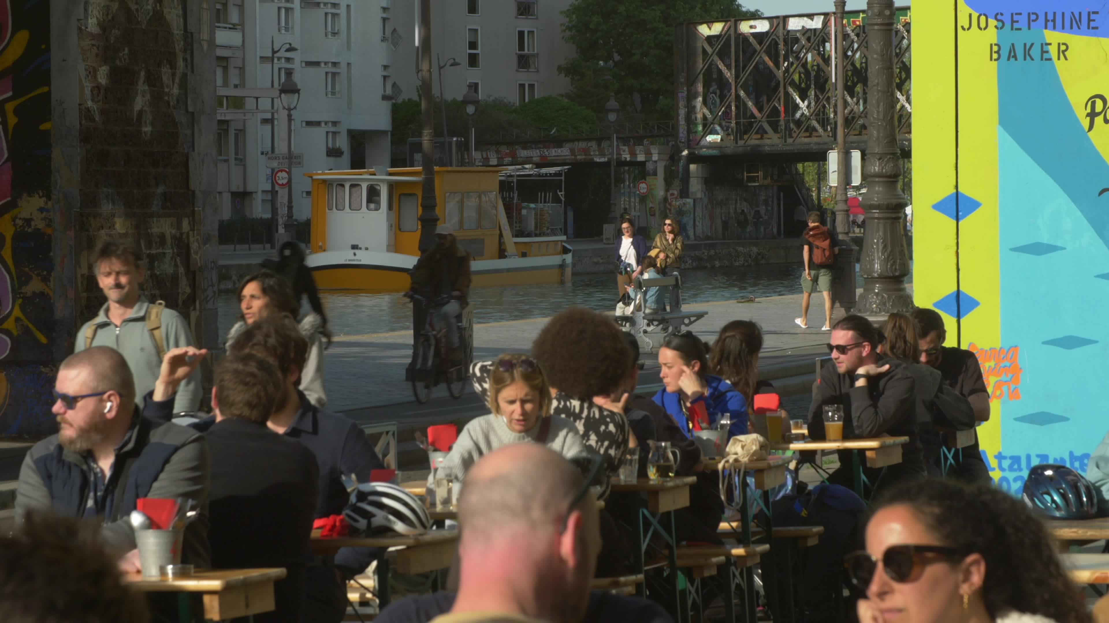 Outdoor activities in Paris along the Ourcq Canal