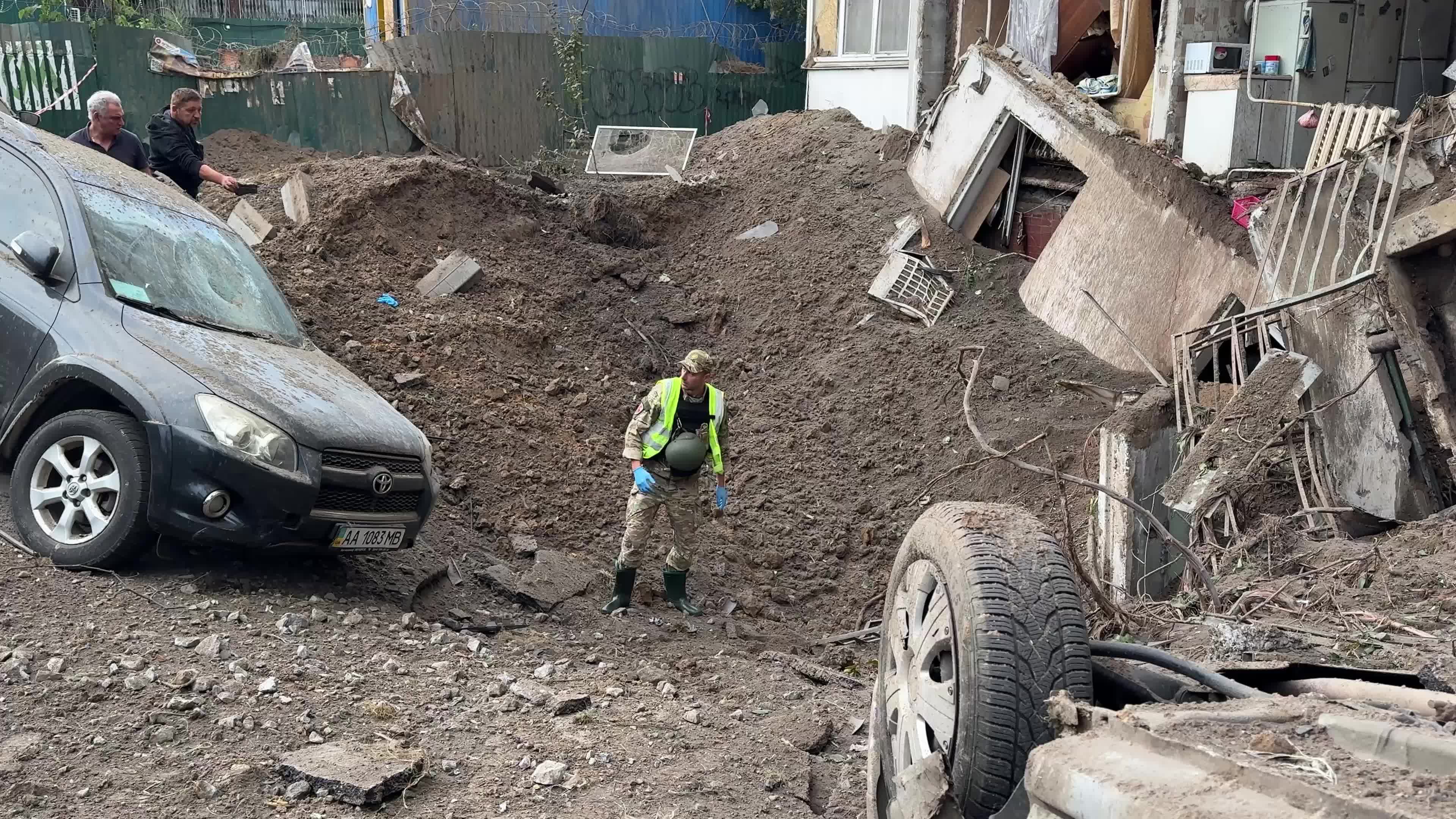 Russia’s massive overnight missile and drone attack in Kyiv, Ukraine