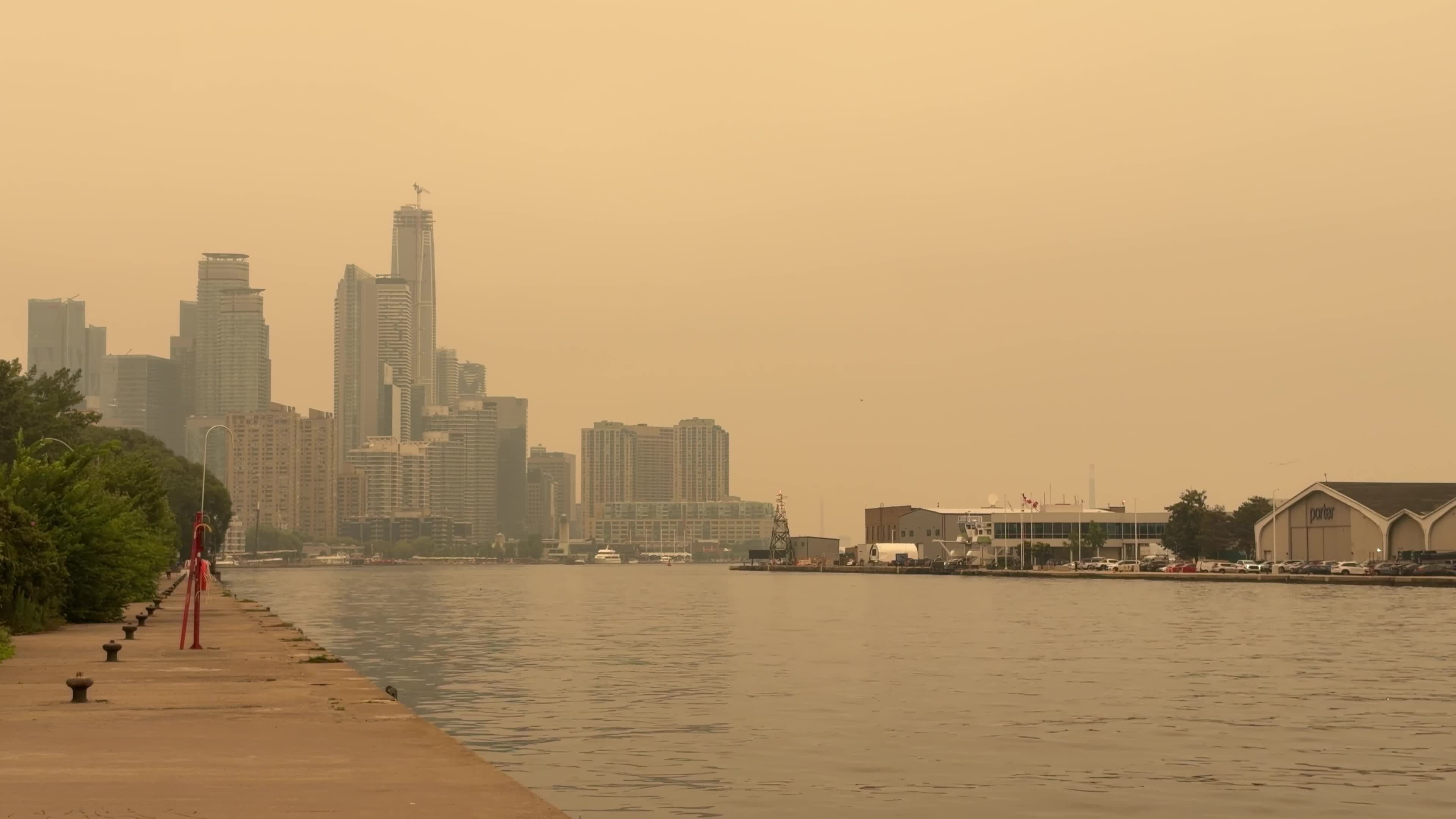 Wildfire smoke from Canada turns sky yellow in Toronto