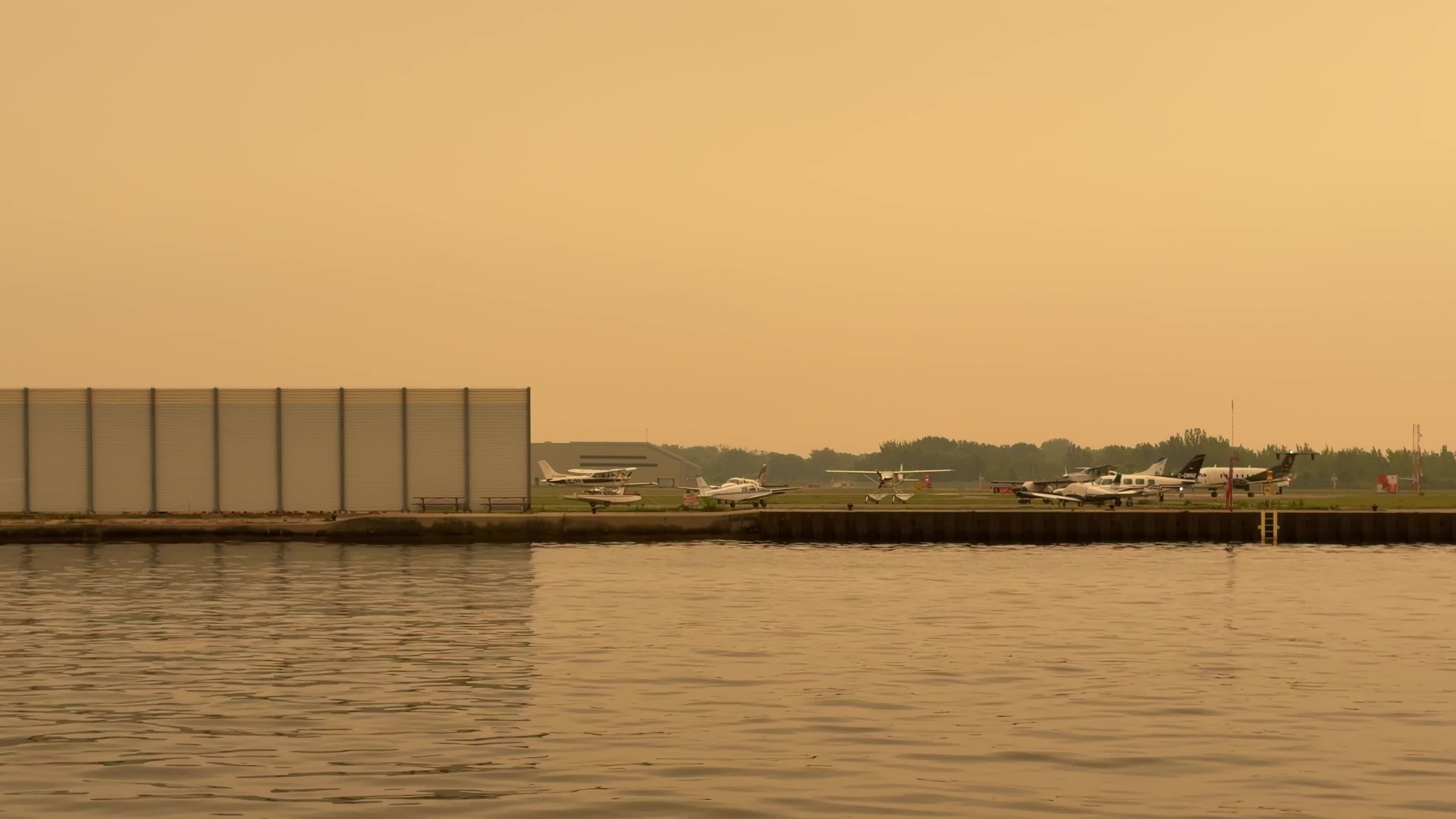 Wildfire smoke from Canada turns sky yellow in Toronto