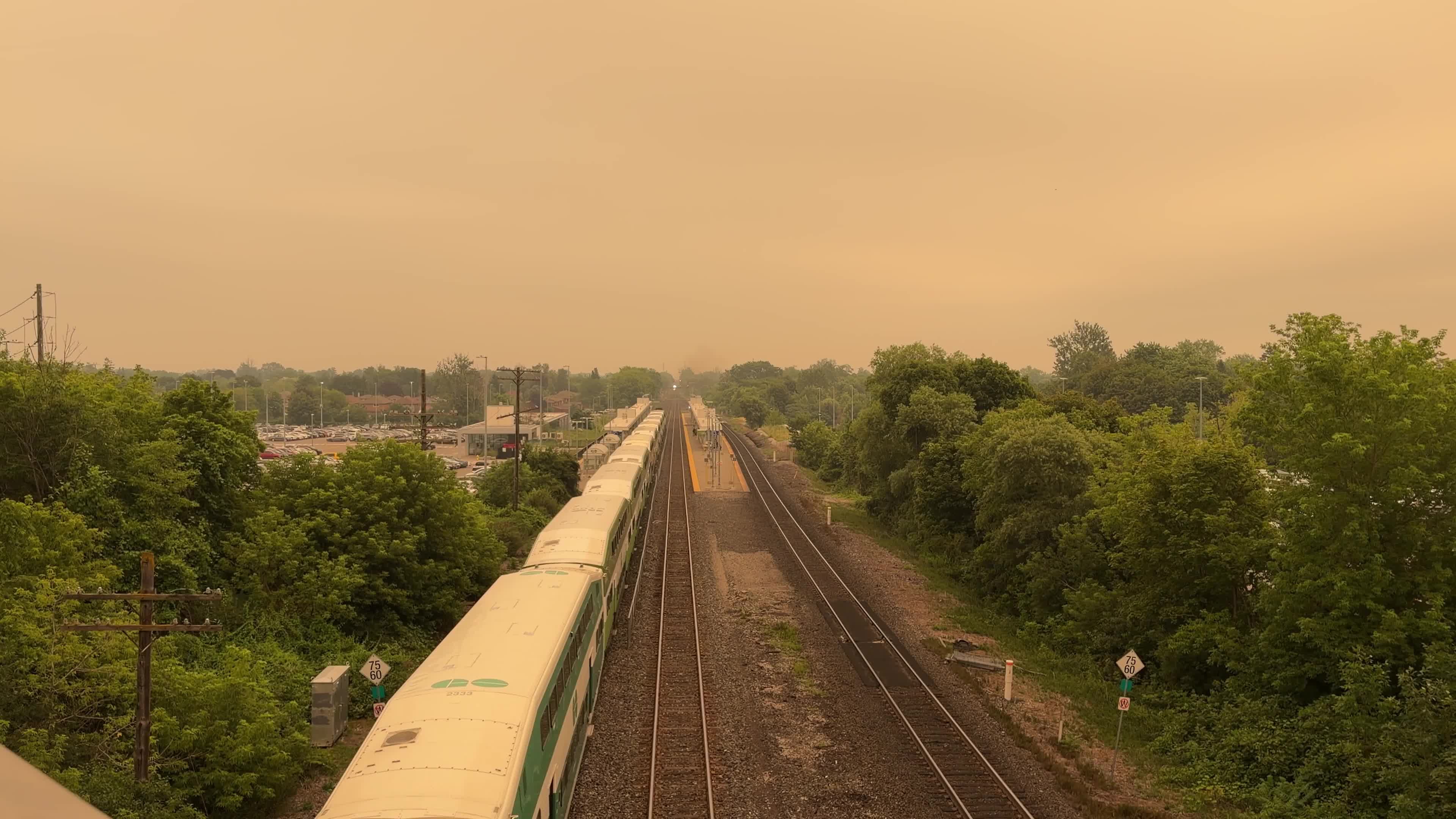 Wildfire smoke from Canada turns sky yellow in Toronto