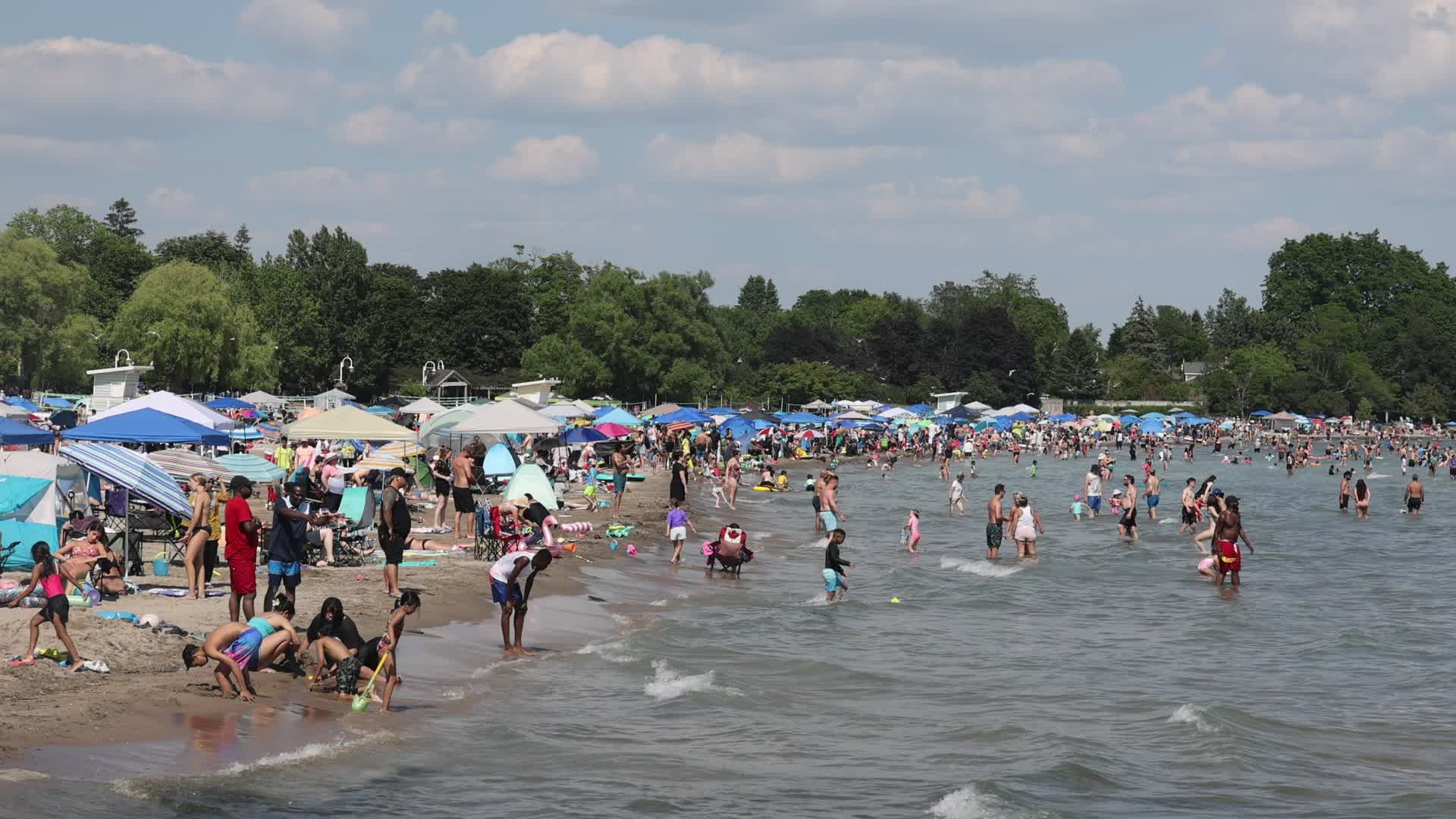 Huge crowd at Victoria Beach