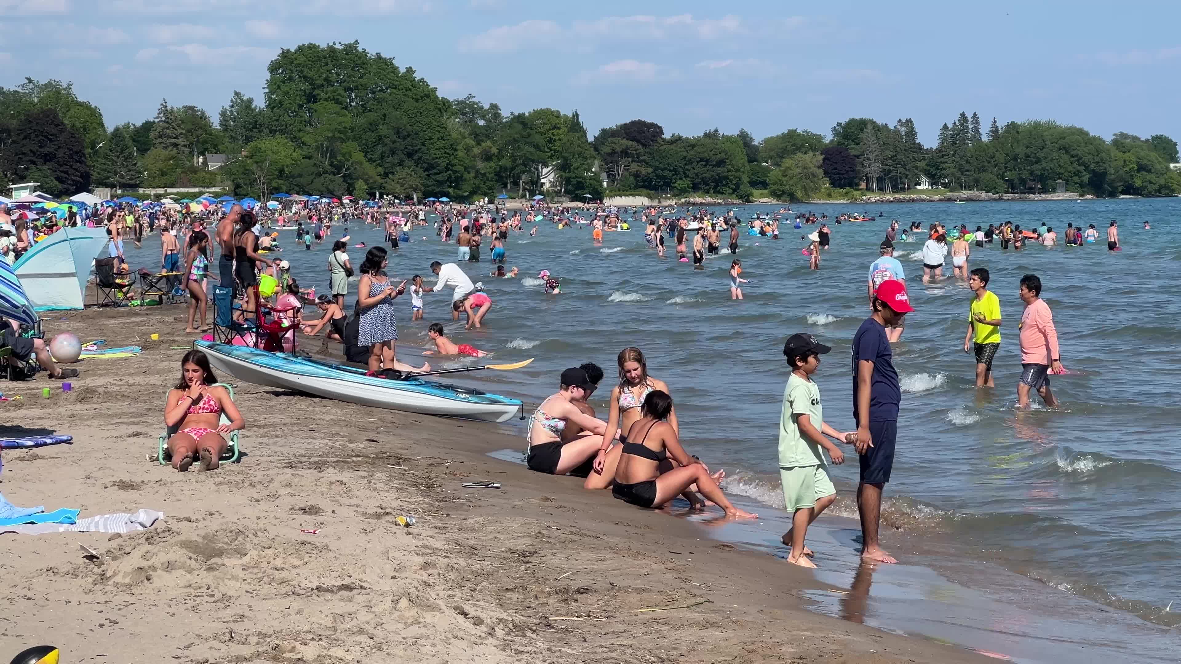 Huge crowd at Victoria Beach