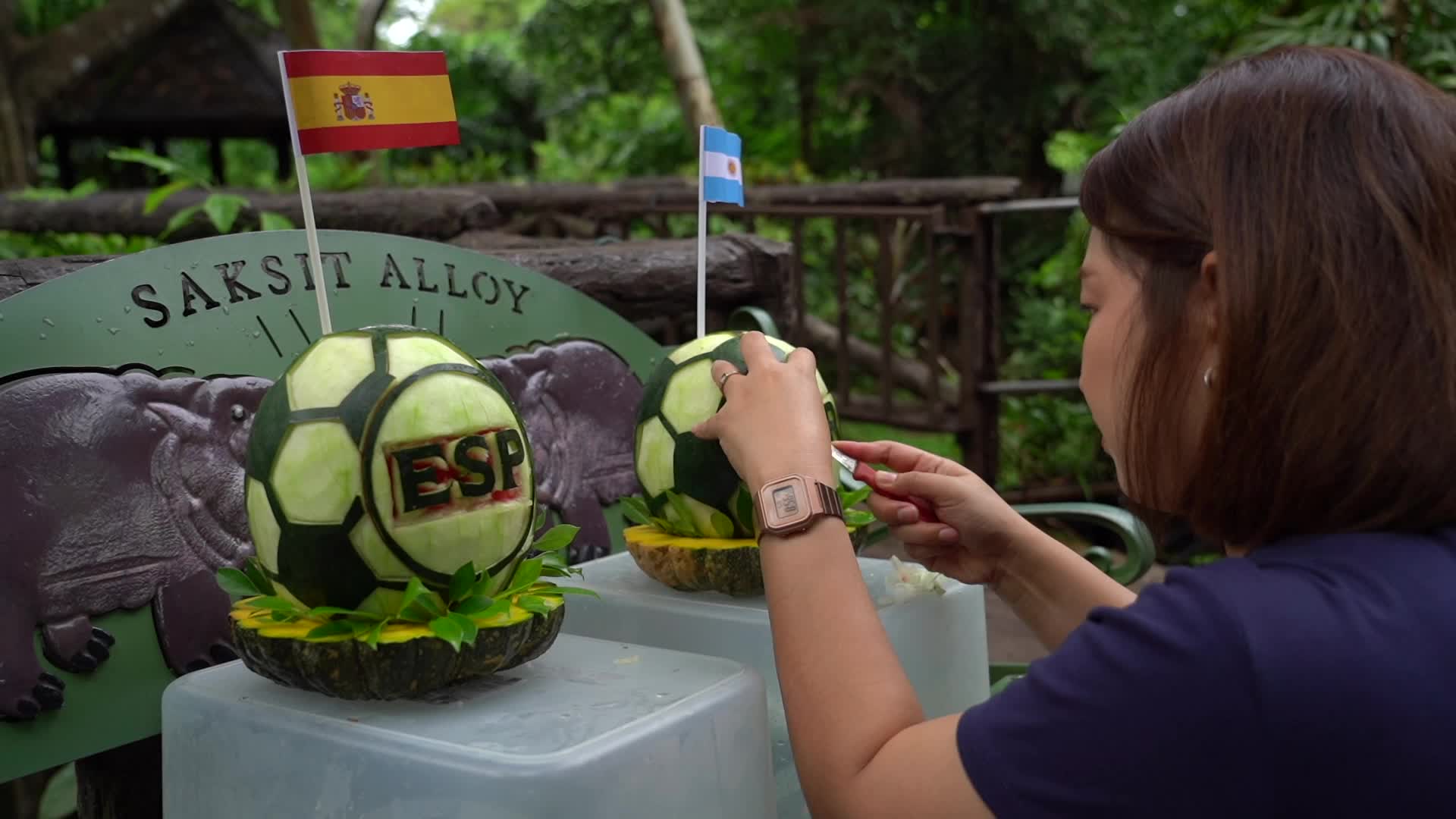 Moo Deng predicts Argentina to win 2026 World Cup.