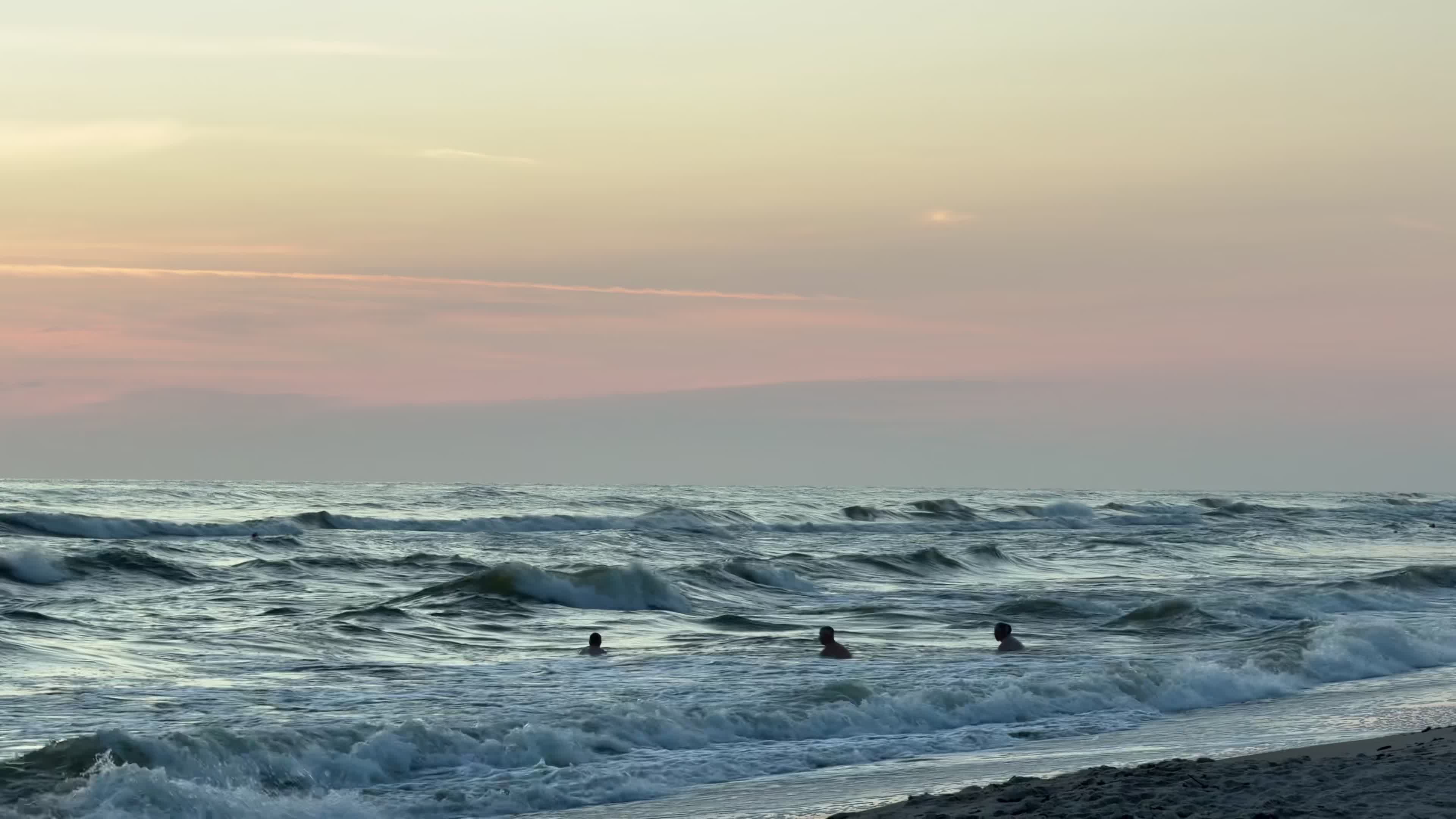 Storms Threaten to End Lithuania's Summer Stretch as Baltic Coast Braces for Wet Weather