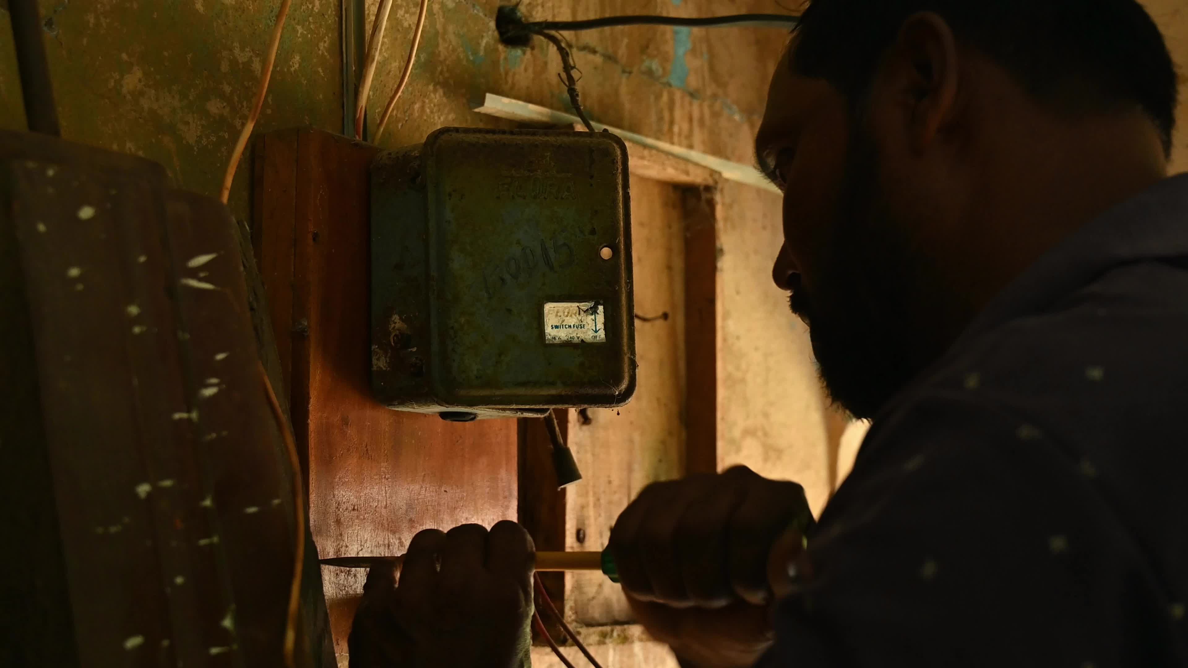 Indian Power Sector - Electricity - Electrician Safety in India