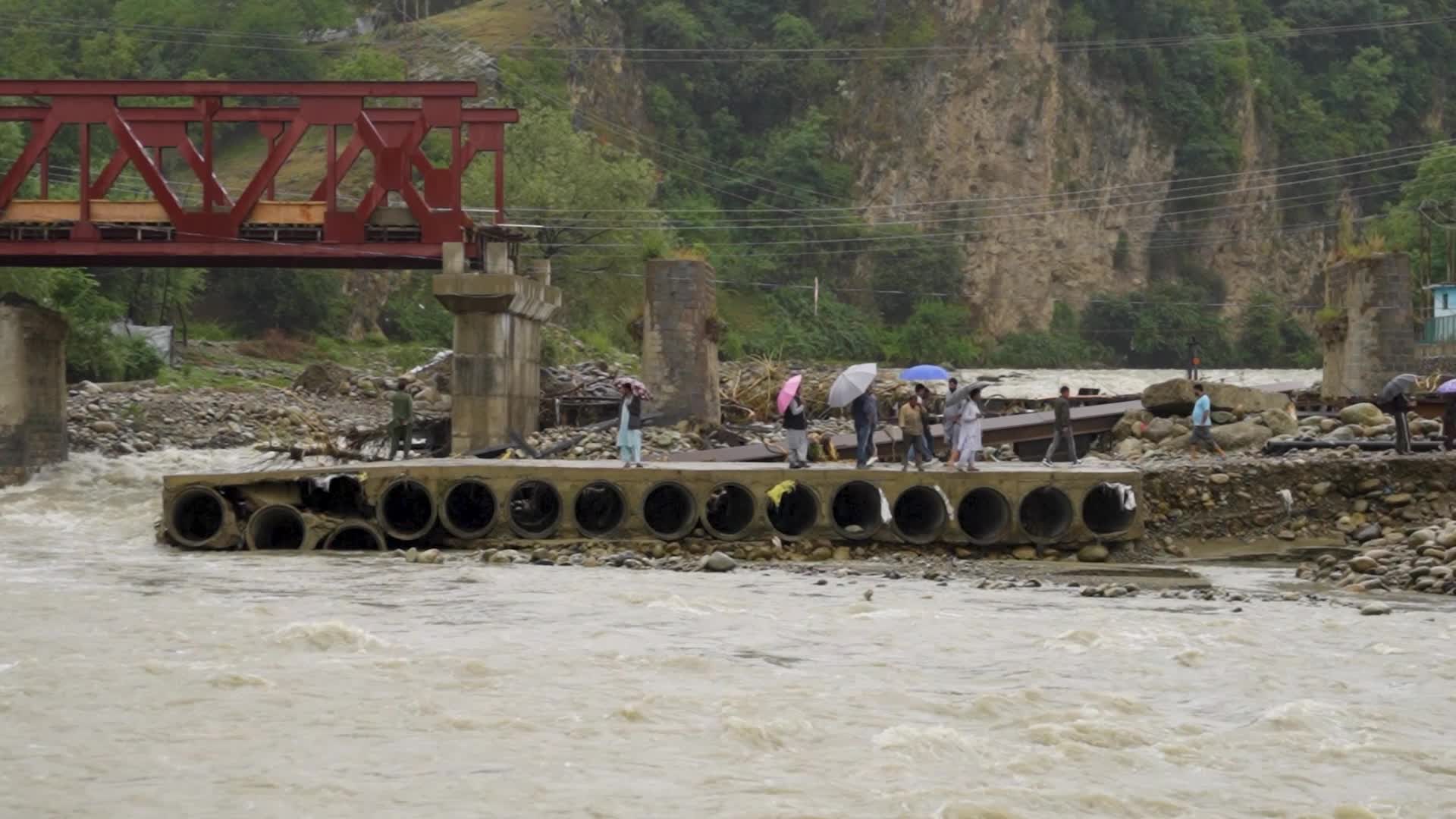 Heavy Rains, Cloudbursts Trigger Flash Floods Across Jammu and Kashmir.