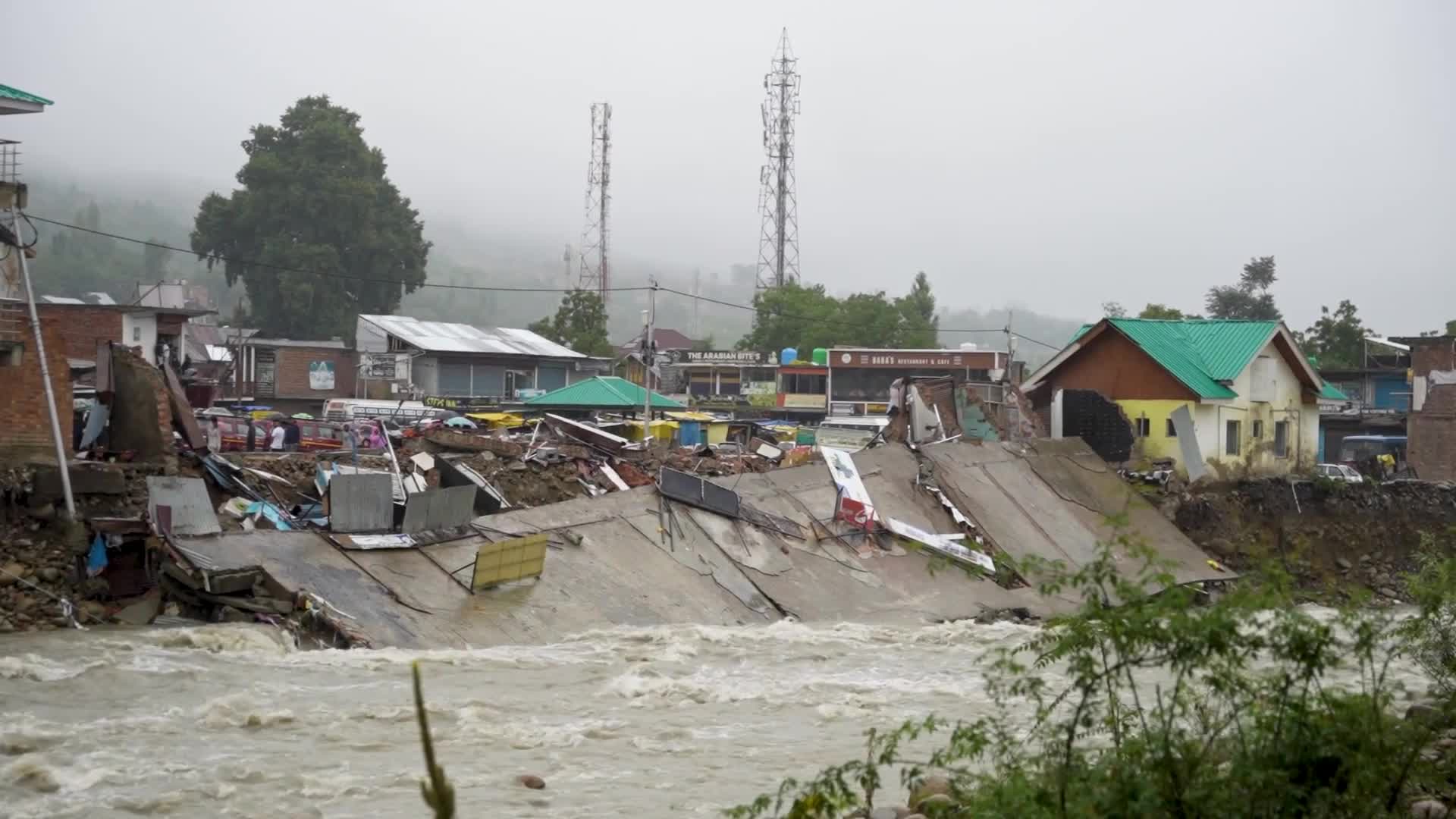 Heavy Rains, Cloudbursts Trigger Flash Floods Across Jammu and Kashmir.