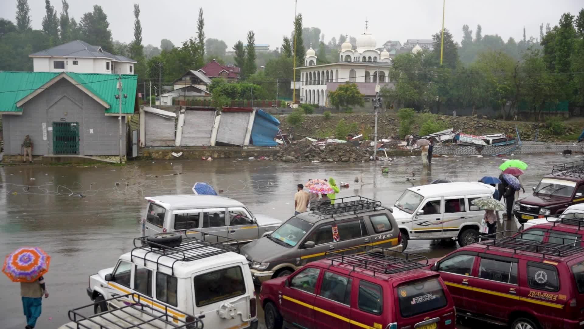 Heavy Rains, Cloudbursts Trigger Flash Floods Across Jammu and Kashmir.