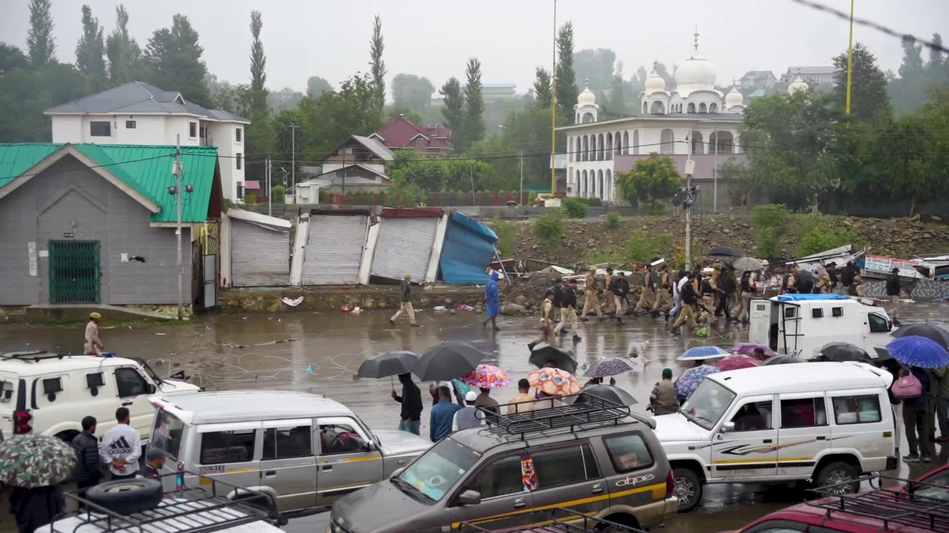 Heavy Rains, Cloudbursts Trigger Flash Floods Across Jammu and Kashmir.