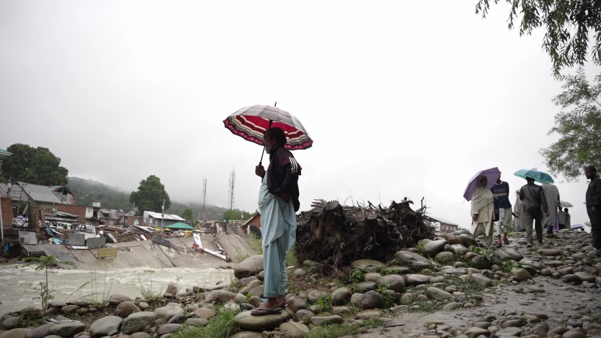 Heavy Rains, Cloudbursts Trigger Flash Floods Across Jammu and Kashmir.