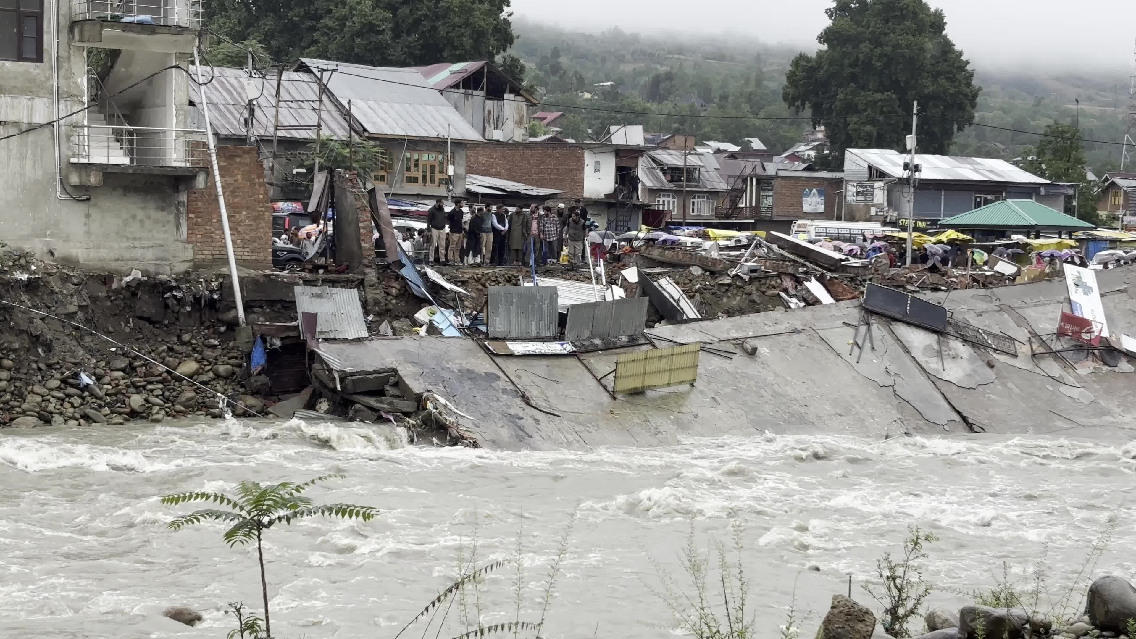 Deadly Floods Hit Kashmir, India