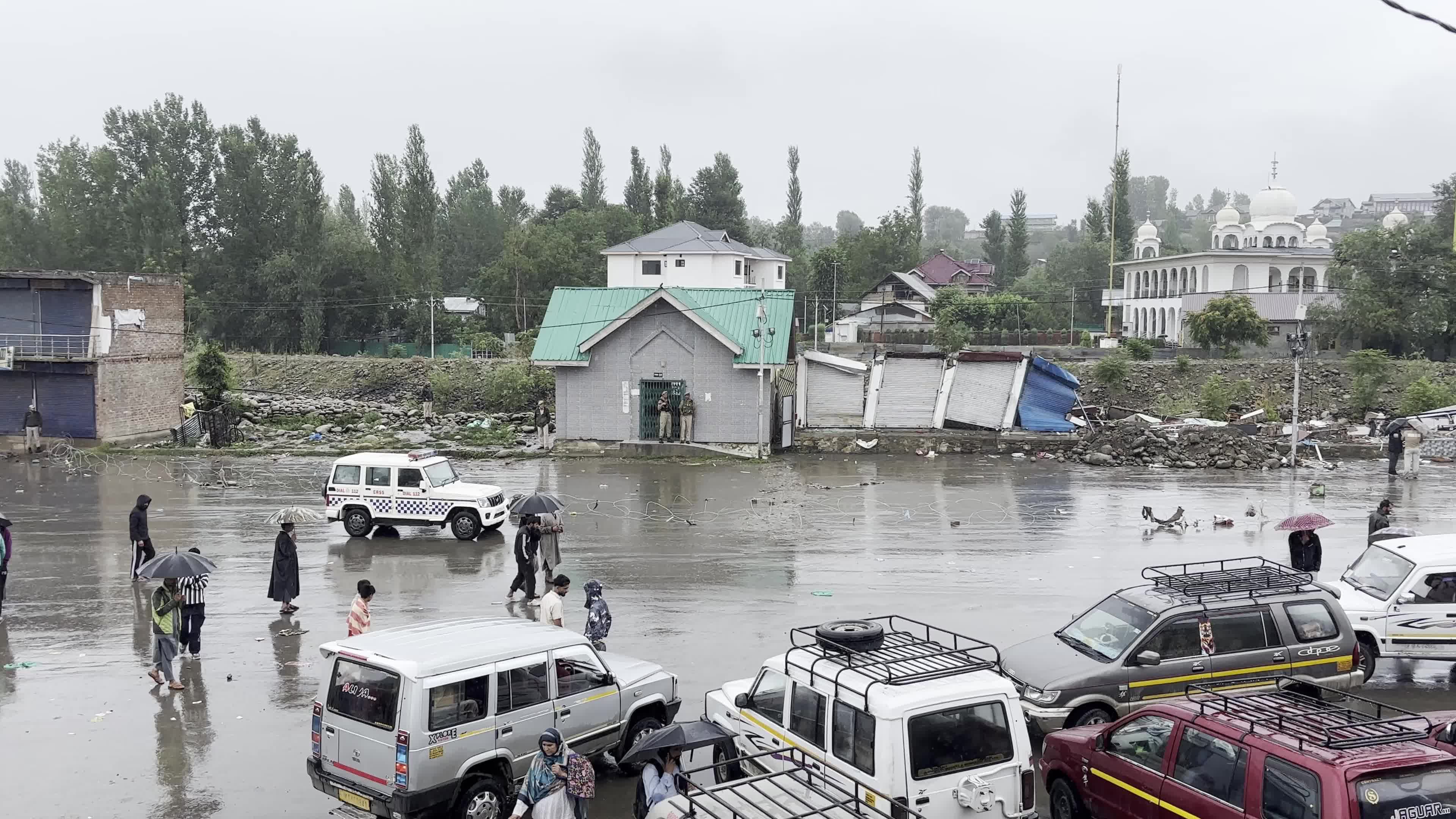 Deadly Floods Hit Kashmir, India