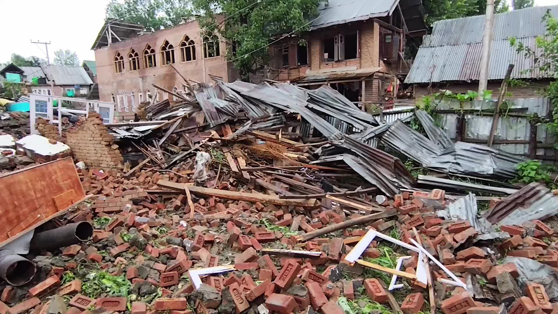 Family houses of two alleged militants blasted in Kashmir