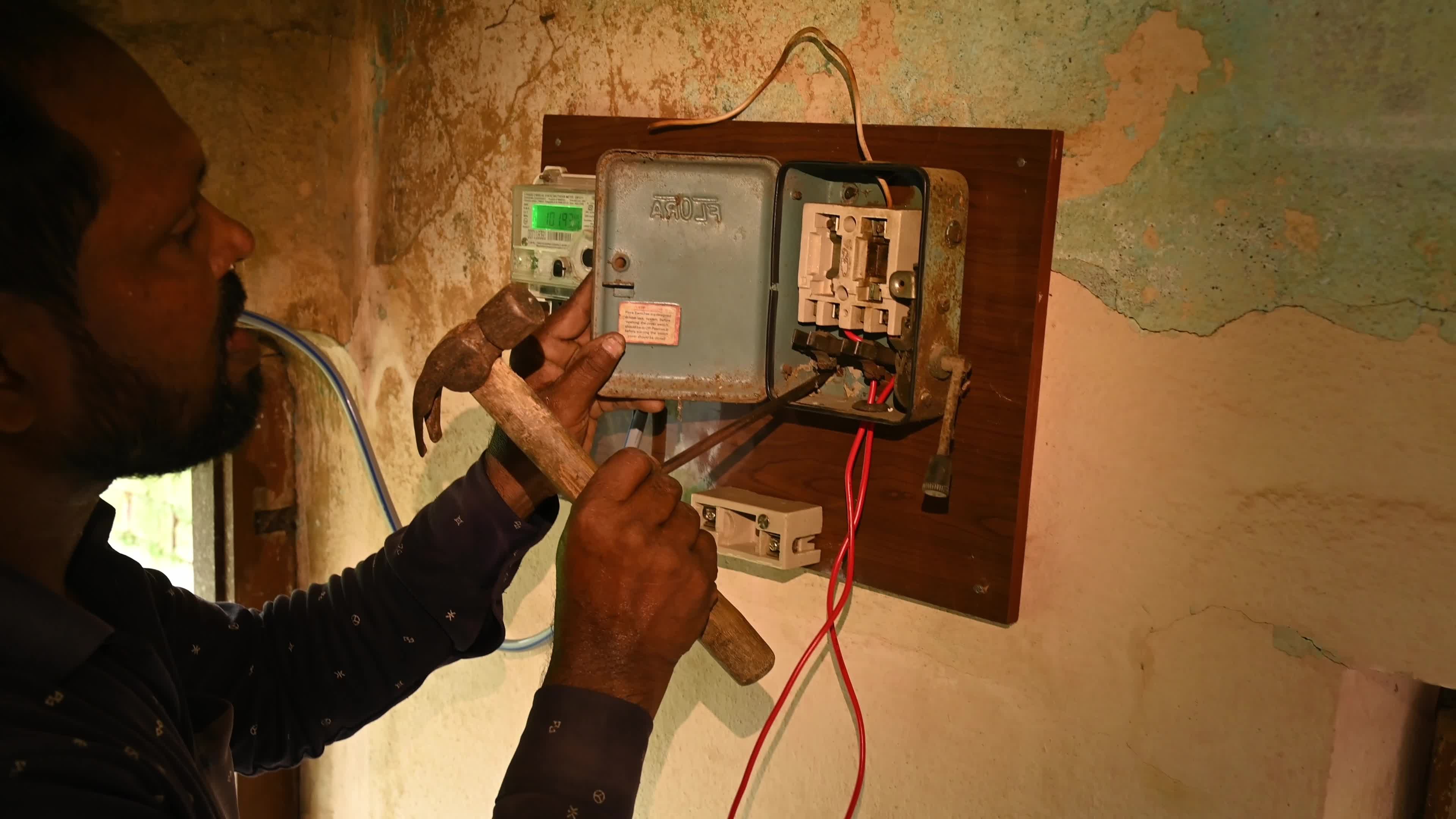 Indian Power Sector - Electricity - Electrician Safety in India