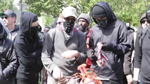Trump supporters and protesters clash at free speech rally in Berkeley