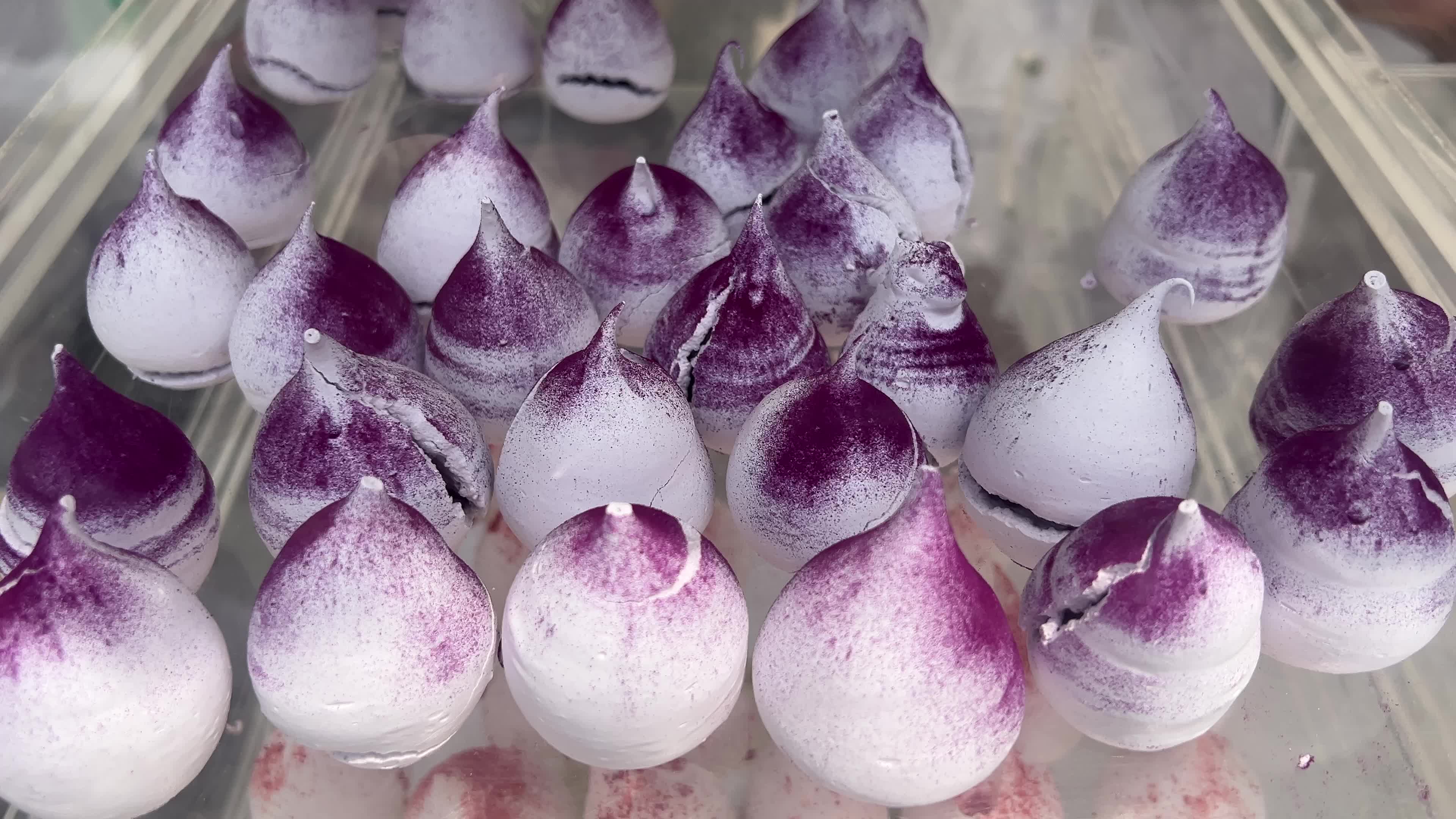 Meringue kisses