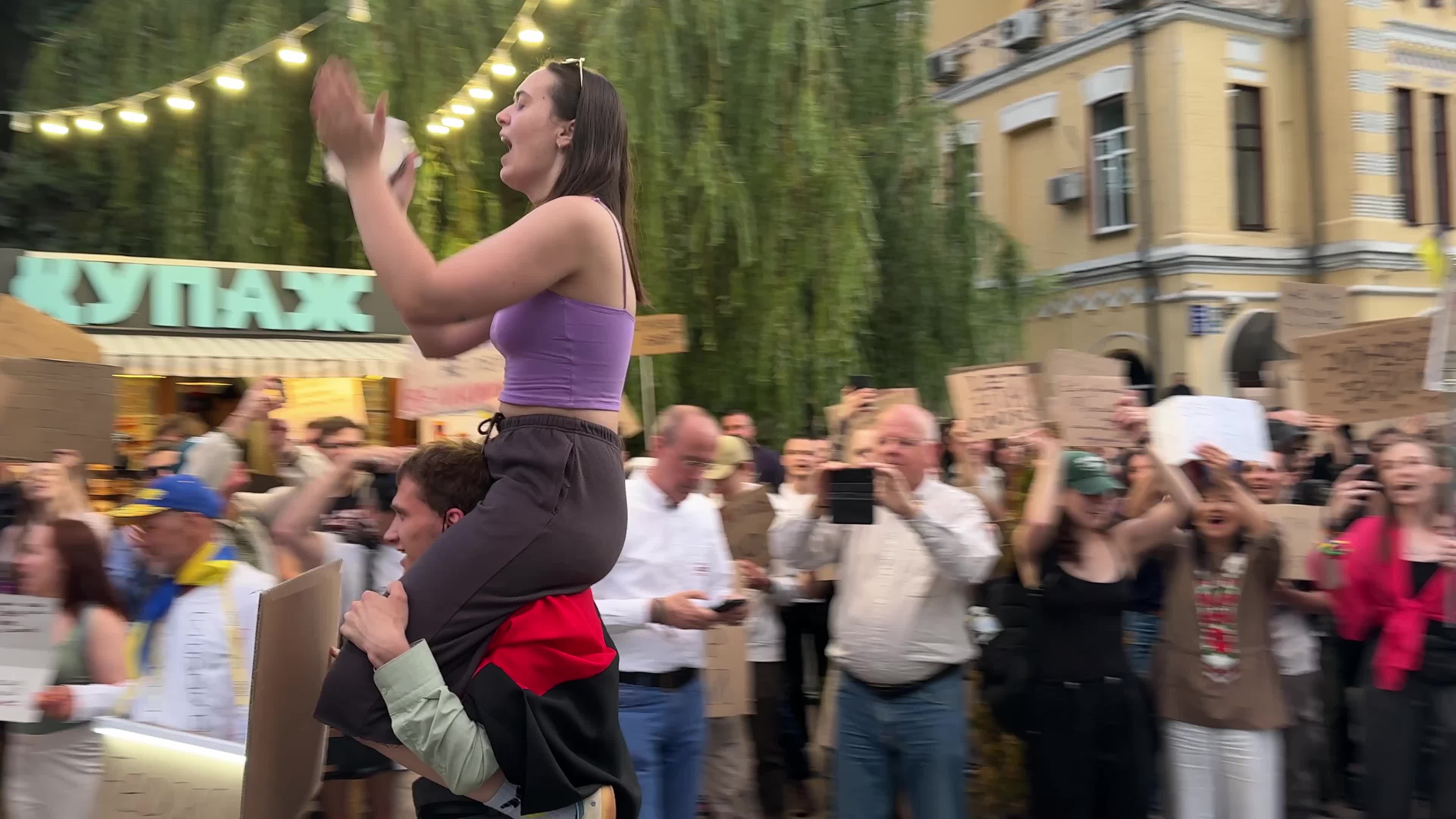 Ukrainians protest against dismissal of Defence Minister Mykhailo Fedorov