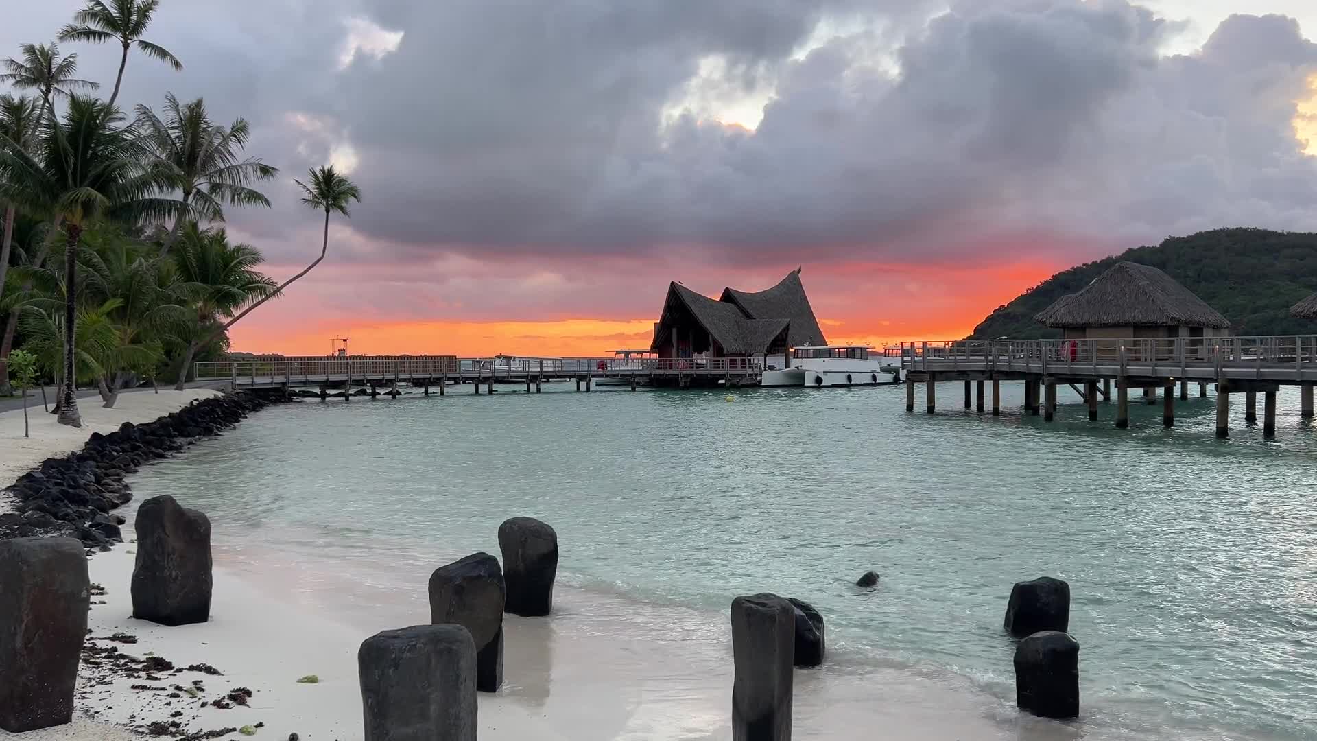 Sunrise in Motu Tevairoa, French Polynesia - 05/23/2026