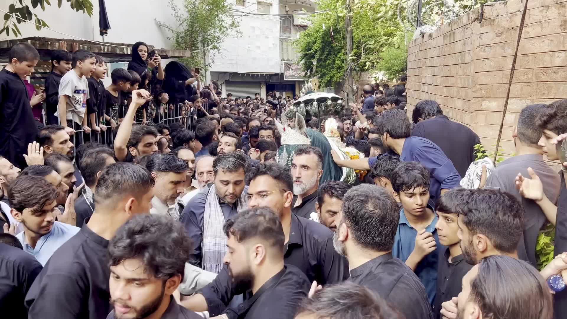 Shiite Muslims Observe Chehlum Procession in Peshawar