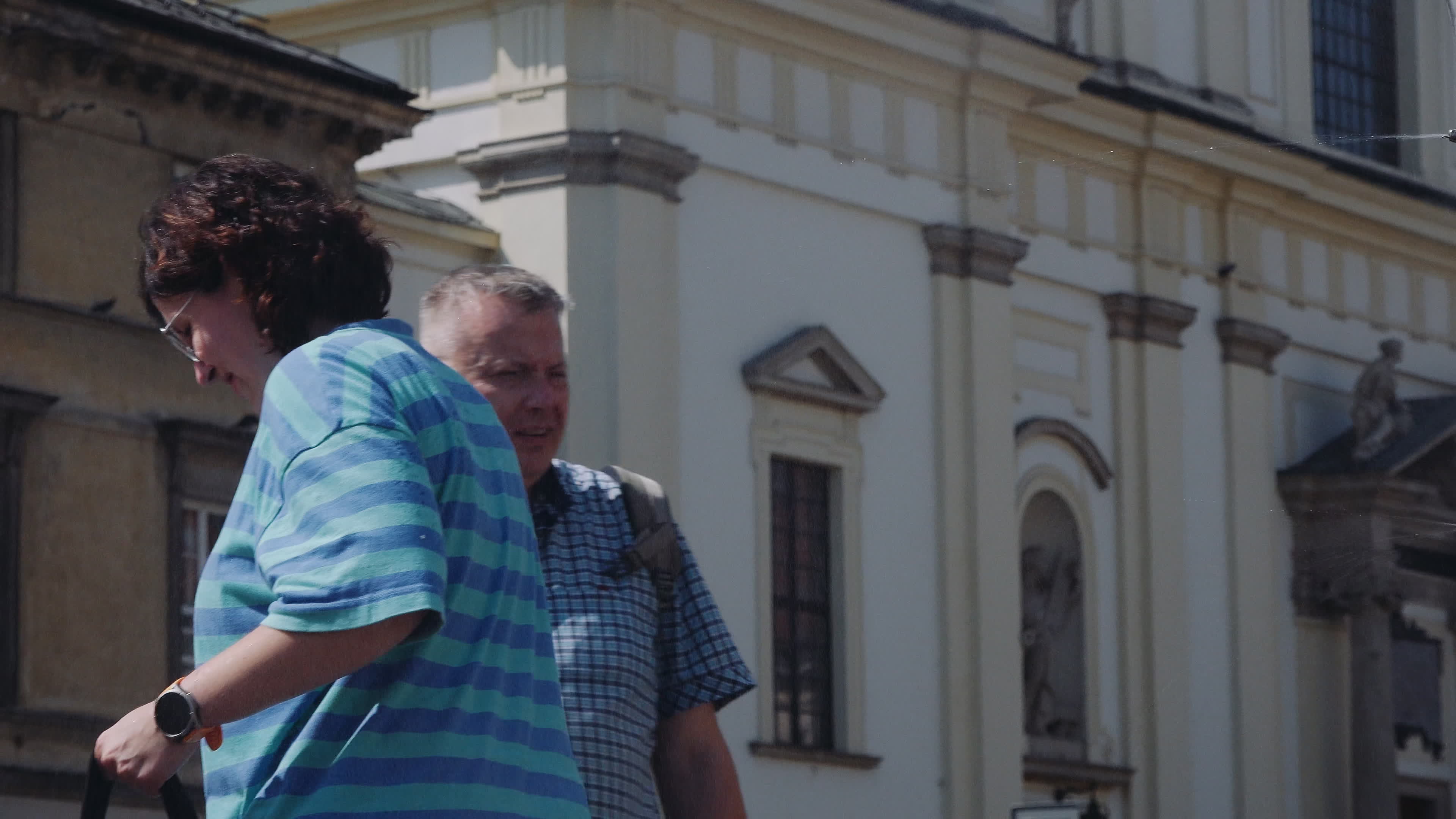 Poland Swelters as Nationwide Heat Alerts Issued, Record Temperature May Fall