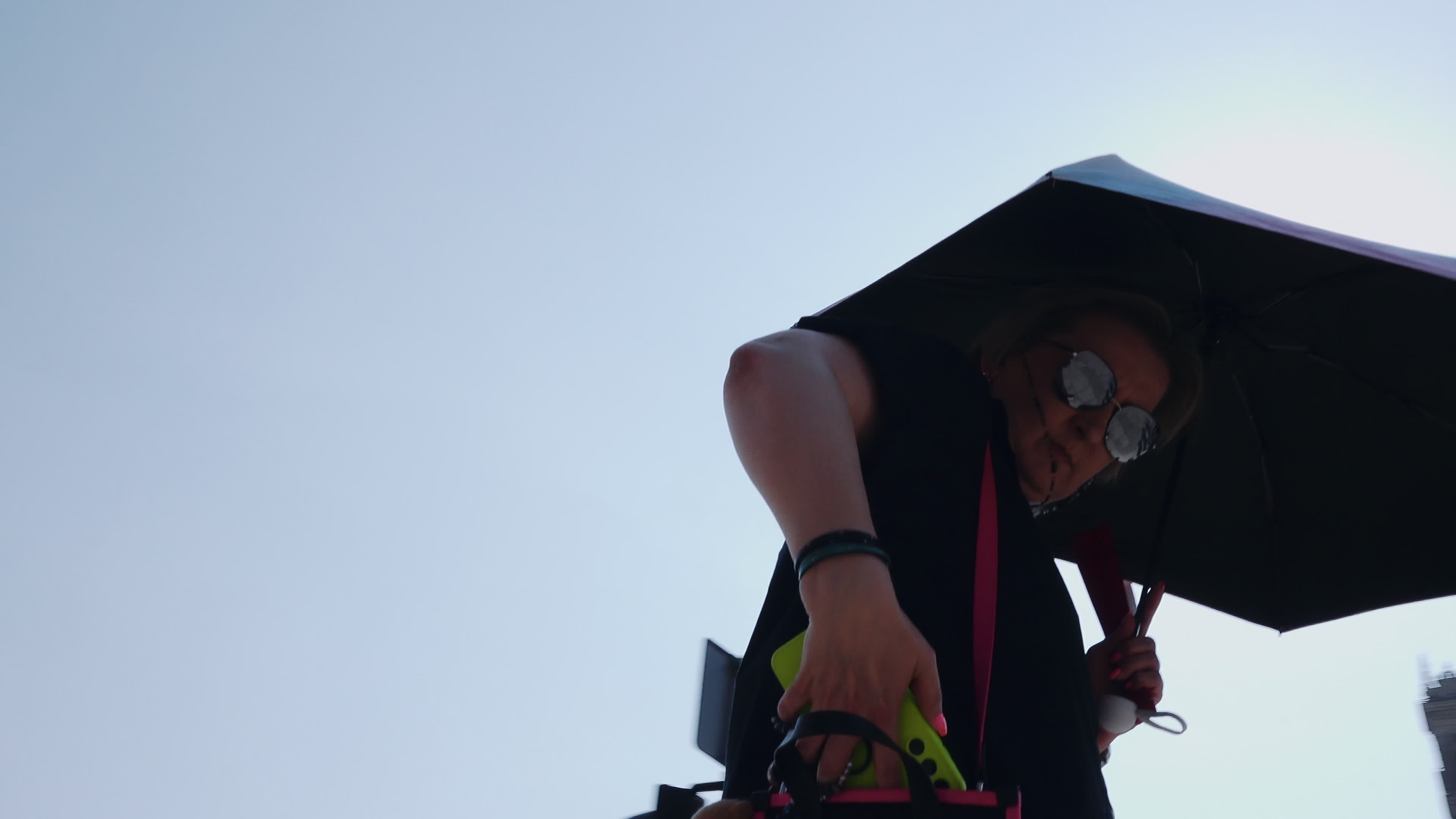 Poland Swelters as Nationwide Heat Alerts Issued, Record Temperature May Fall