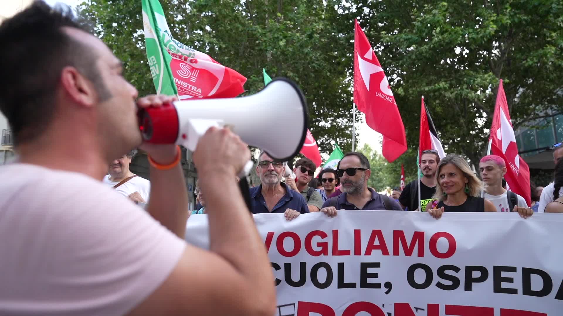 Demonstration against the construction of the "Bridge over the Strait of Messina."
