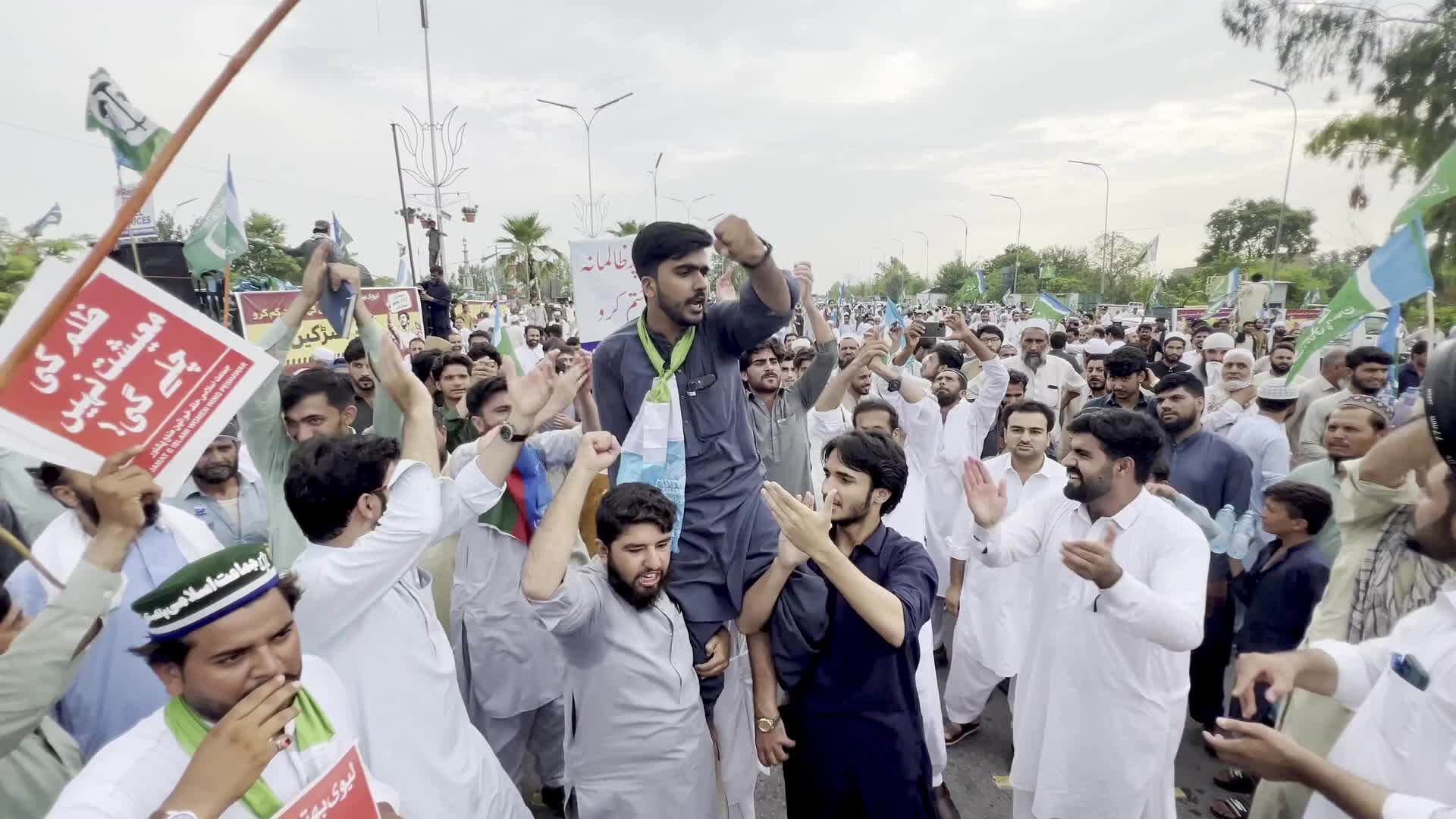 Islamic political party JI protest against fuel price hike in Peshawar