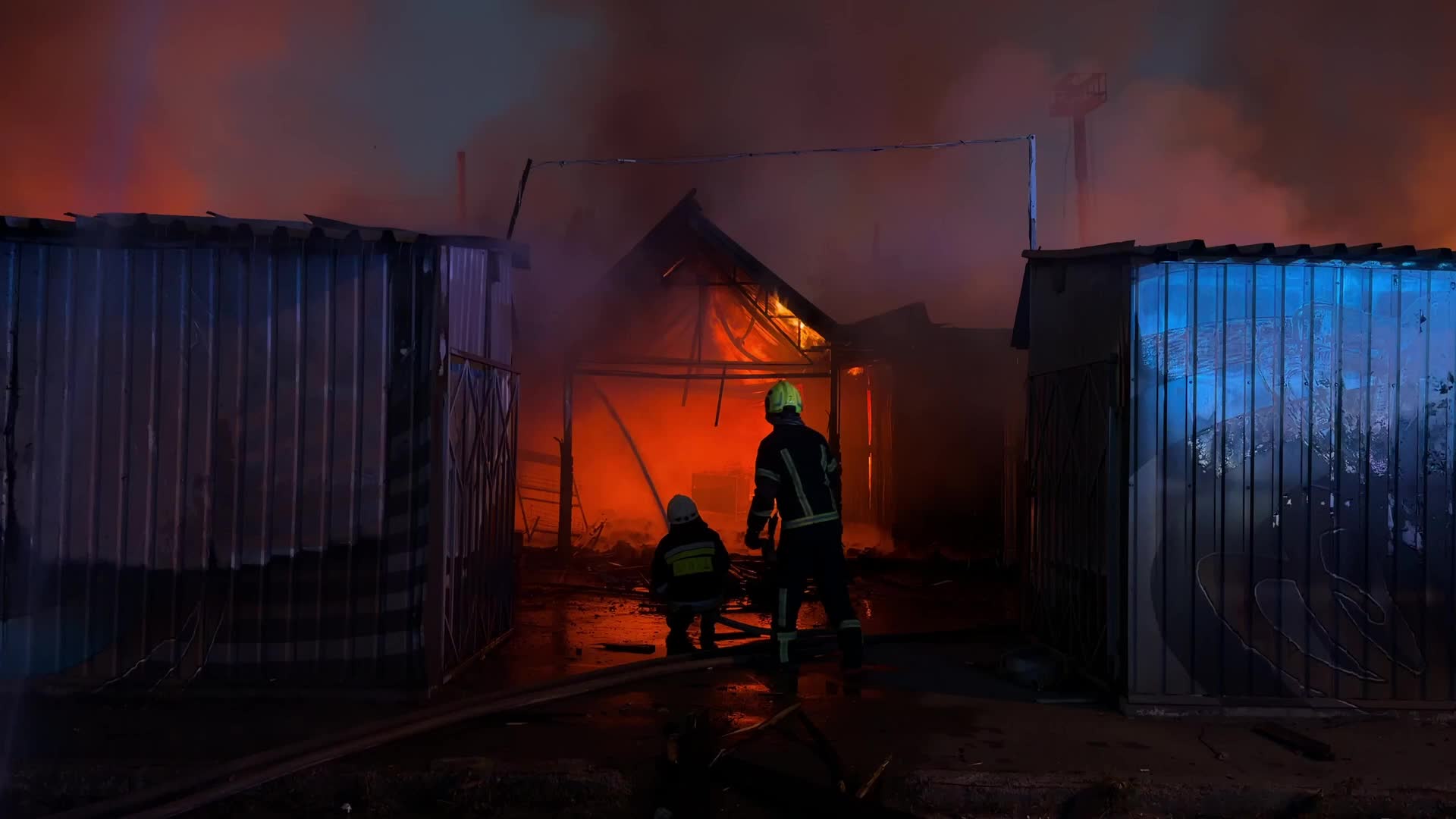 As a result of the Russian attack, Ukraine’s largest book market was destroyed by fire in Kyiv.