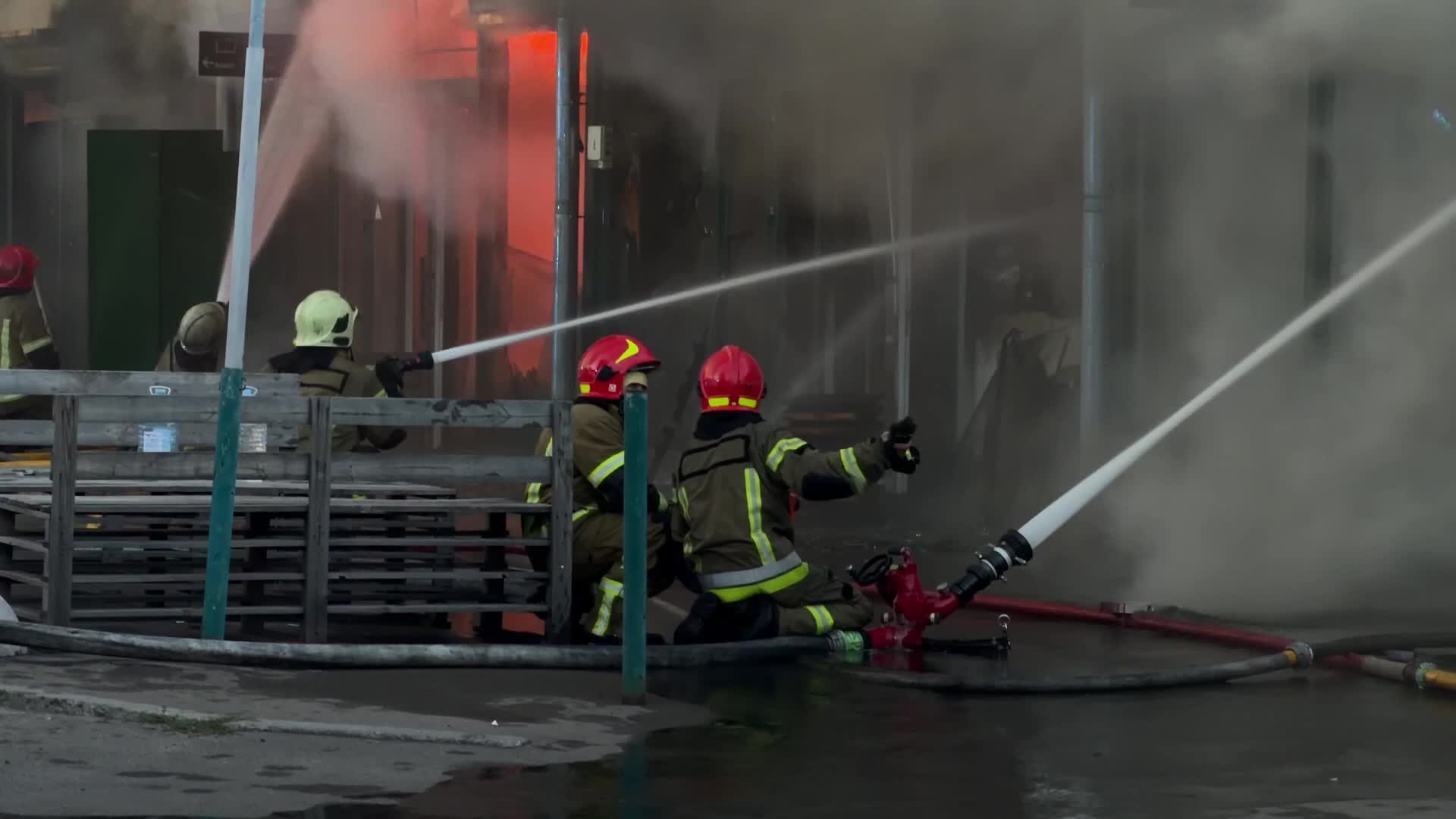 As a result of the Russian attack, Ukraine’s largest book market was destroyed by fire in Kyiv.